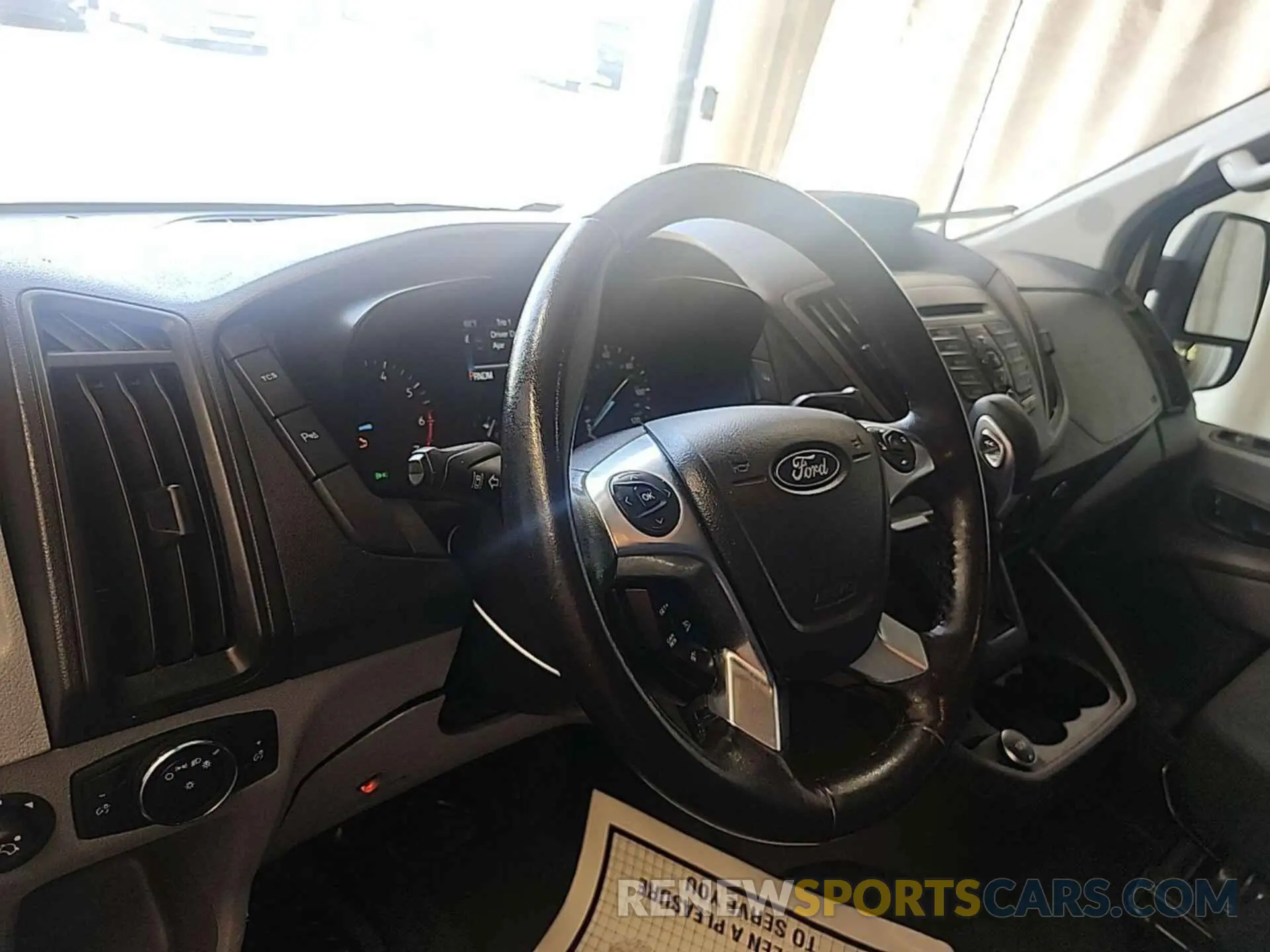 33 Photograph of a damaged car 1FTYR1YG9KKB43505 FORD TRANSIT 2019