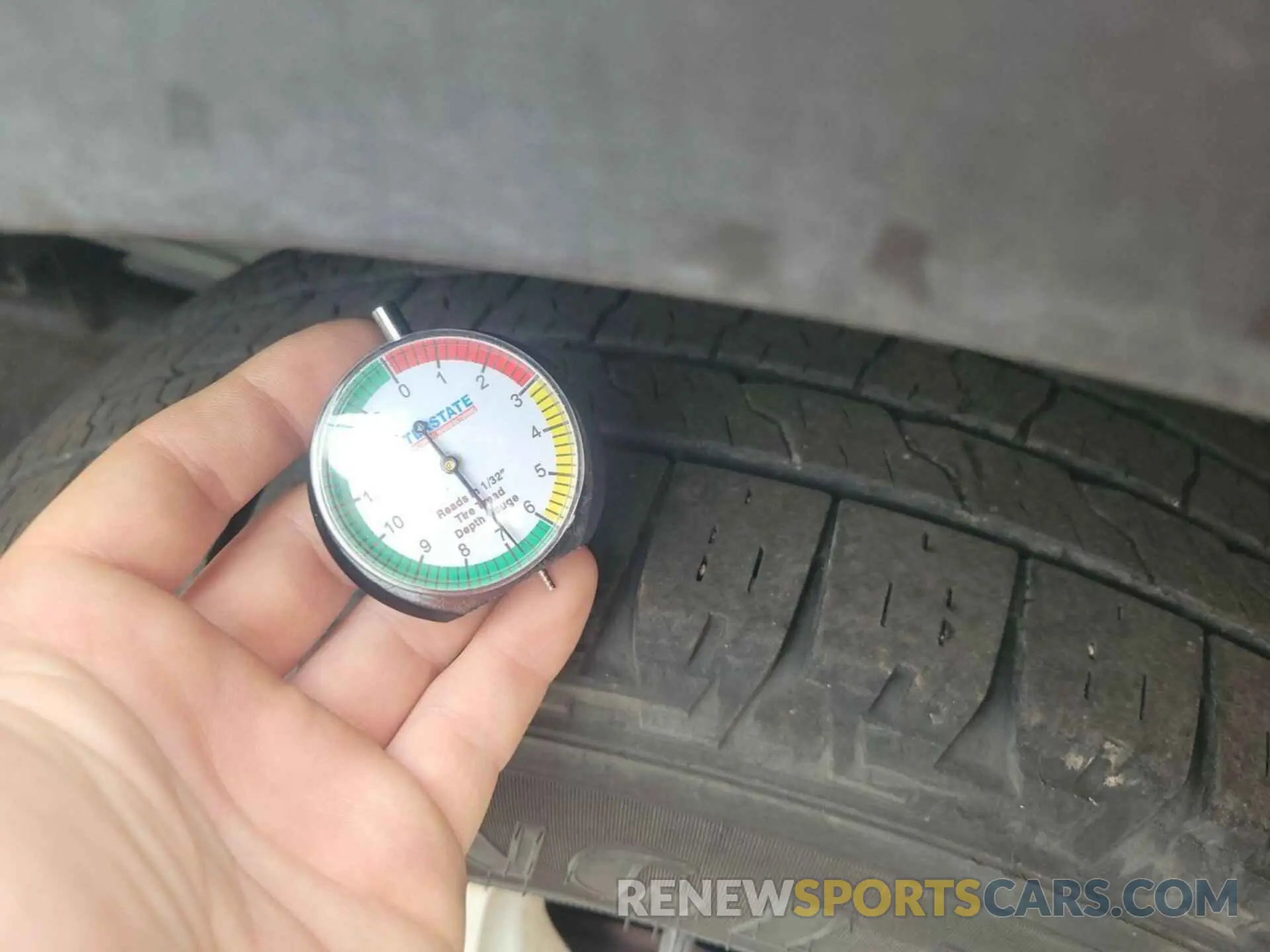 35 Photograph of a damaged car 1FTYR1YG9KKB43505 FORD TRANSIT 2019