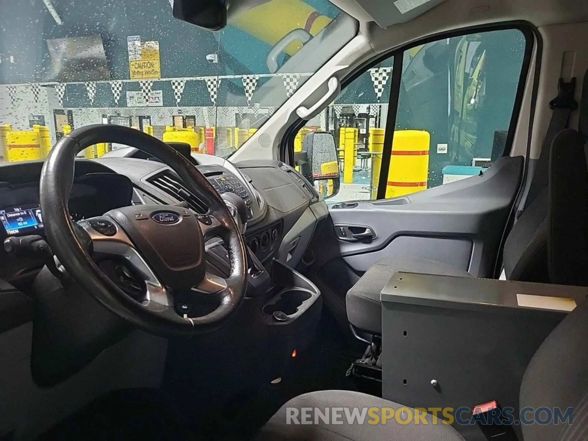 19 Photograph of a damaged car 1FTYR1YG9KKB48140 FORD TRANSIT 2019