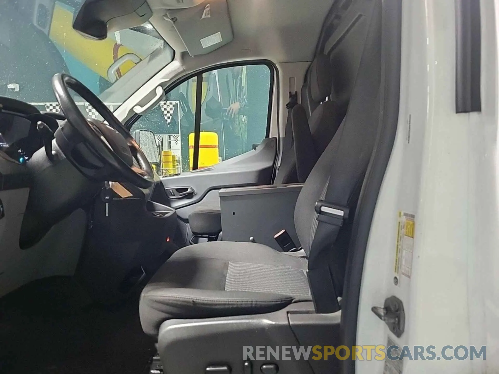 21 Photograph of a damaged car 1FTYR1YG9KKB48140 FORD TRANSIT 2019
