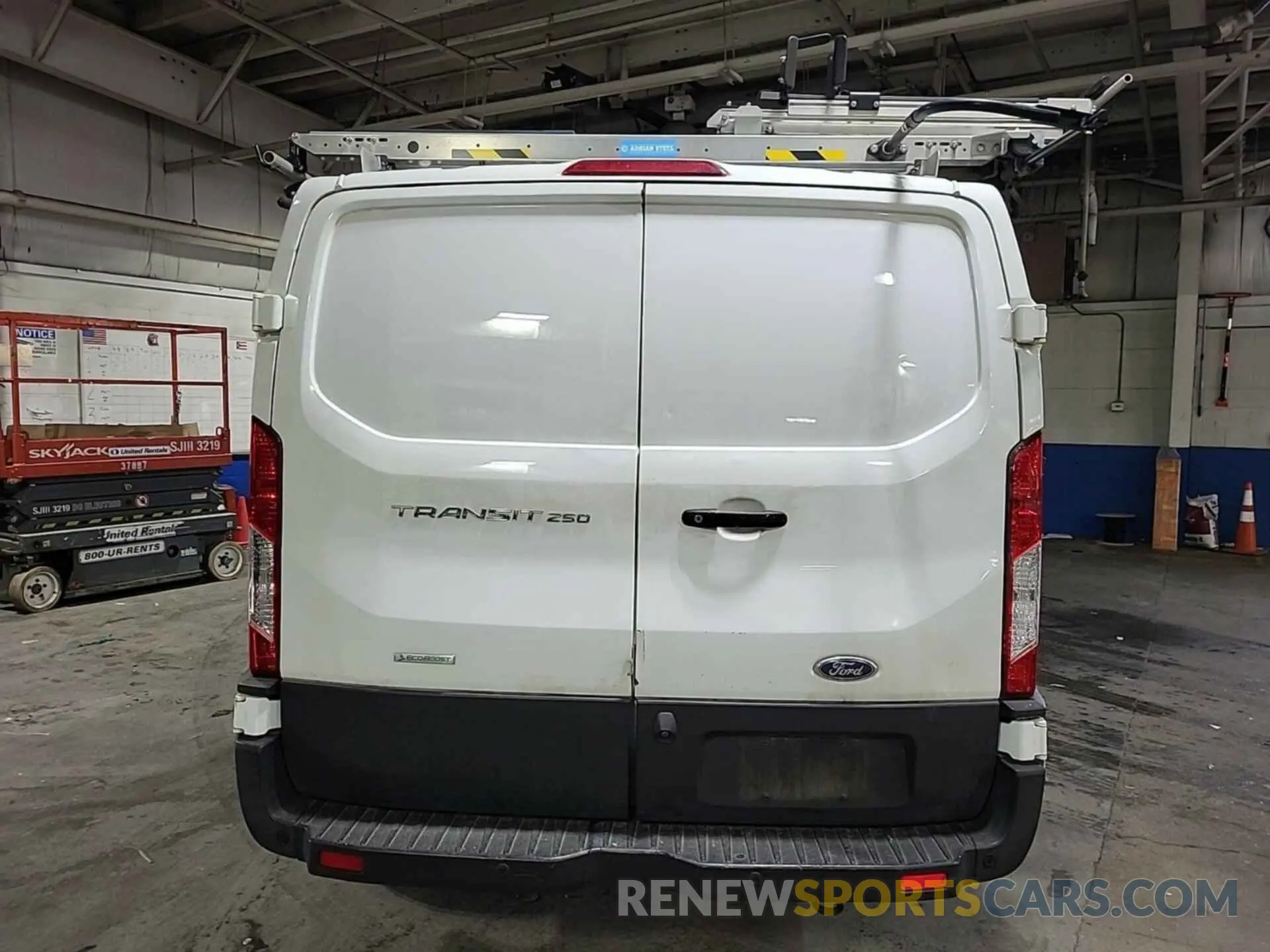 24 Photograph of a damaged car 1FTYR1YG9KKB48140 FORD TRANSIT 2019