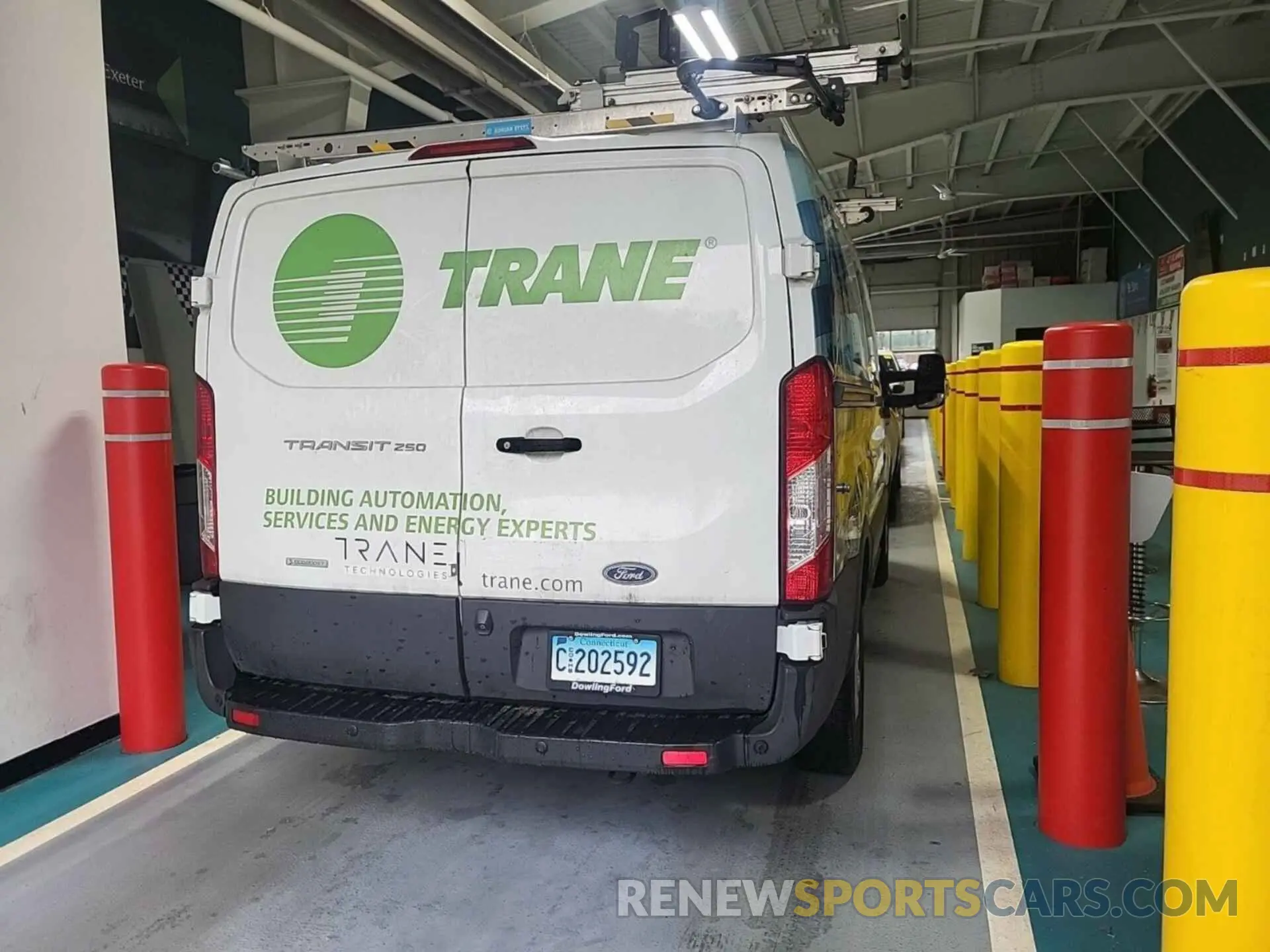 3 Photograph of a damaged car 1FTYR1YG9KKB48140 FORD TRANSIT 2019
