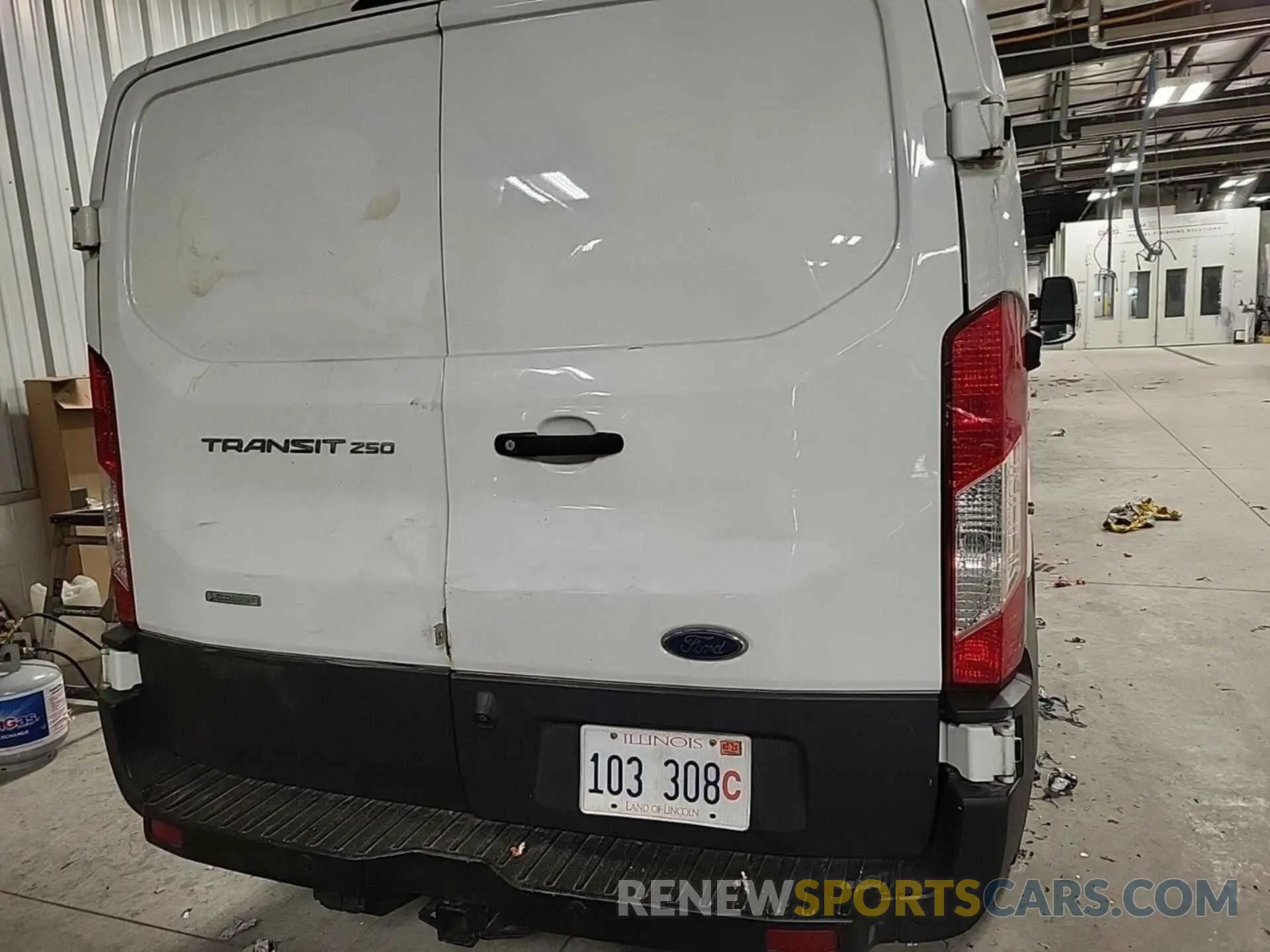 16 Photograph of a damaged car 1FTYR1YGXKKA40822 FORD TRANSIT 2019