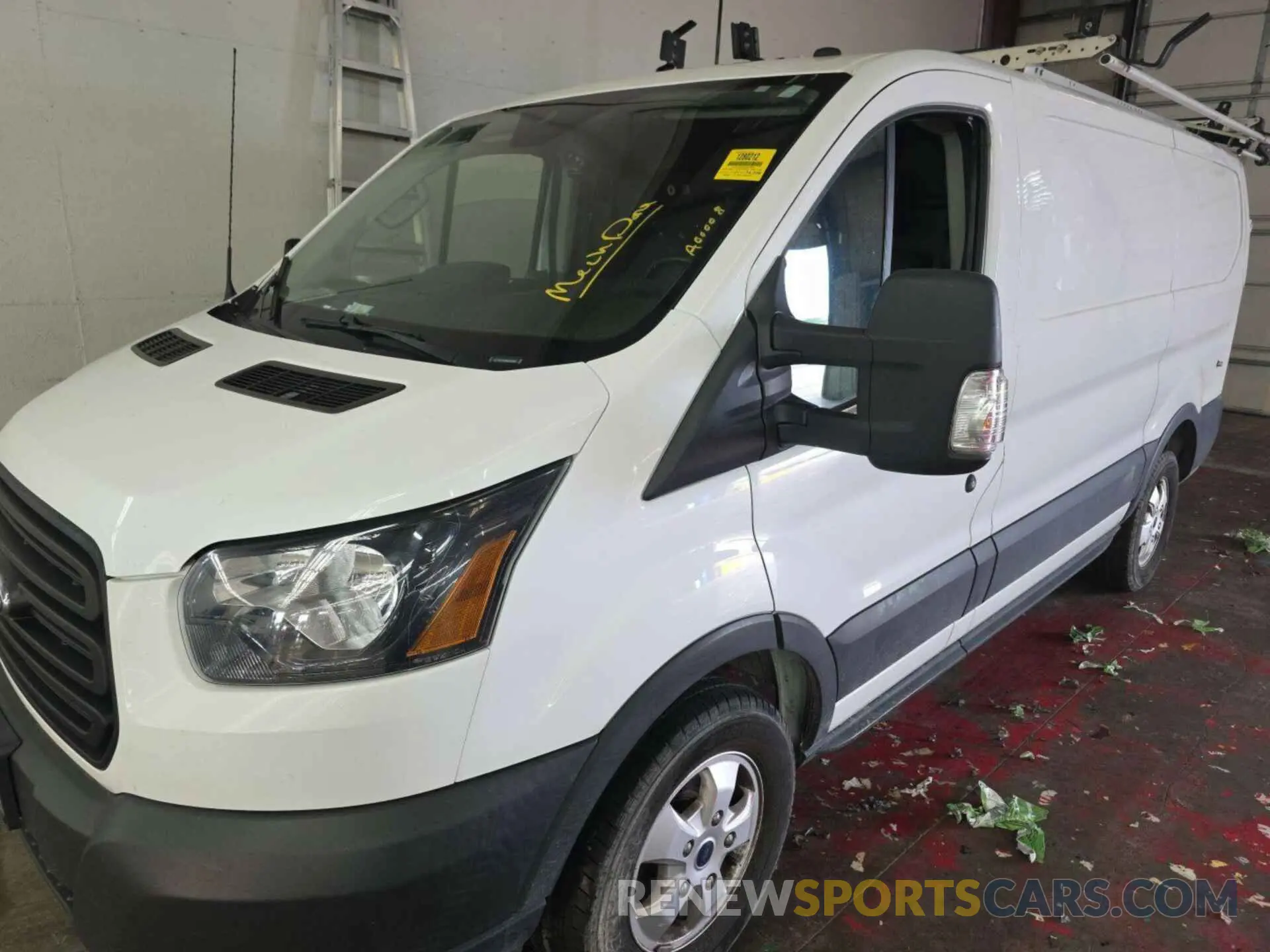 17 Photograph of a damaged car 1FTYR1YGXKKB43500 FORD TRANSIT 2019
