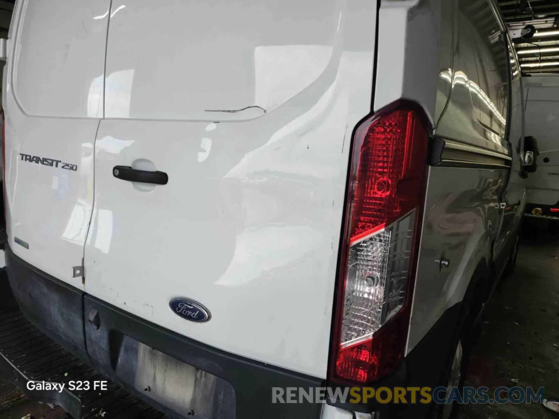 21 Photograph of a damaged car 1FTYR1YGXKKB43500 FORD TRANSIT 2019