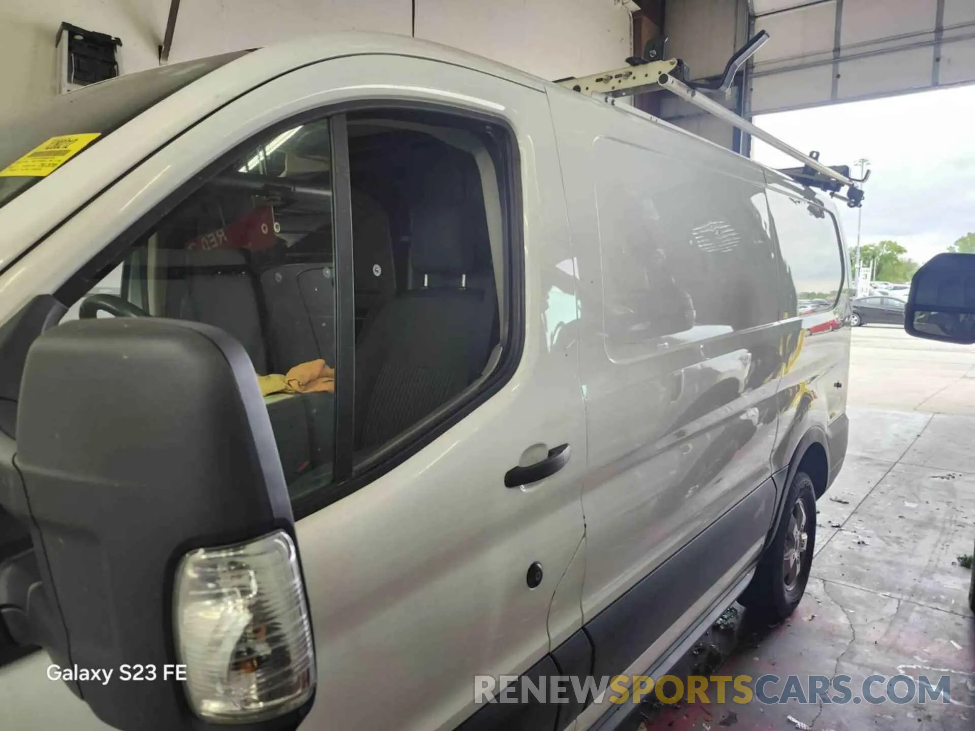 9 Photograph of a damaged car 1FTYR1YGXKKB43500 FORD TRANSIT 2019