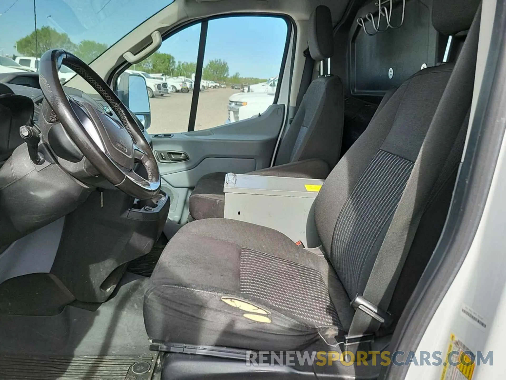 7 Photograph of a damaged car 1FTYR1YGXKKB48258 FORD TRANSIT 2019