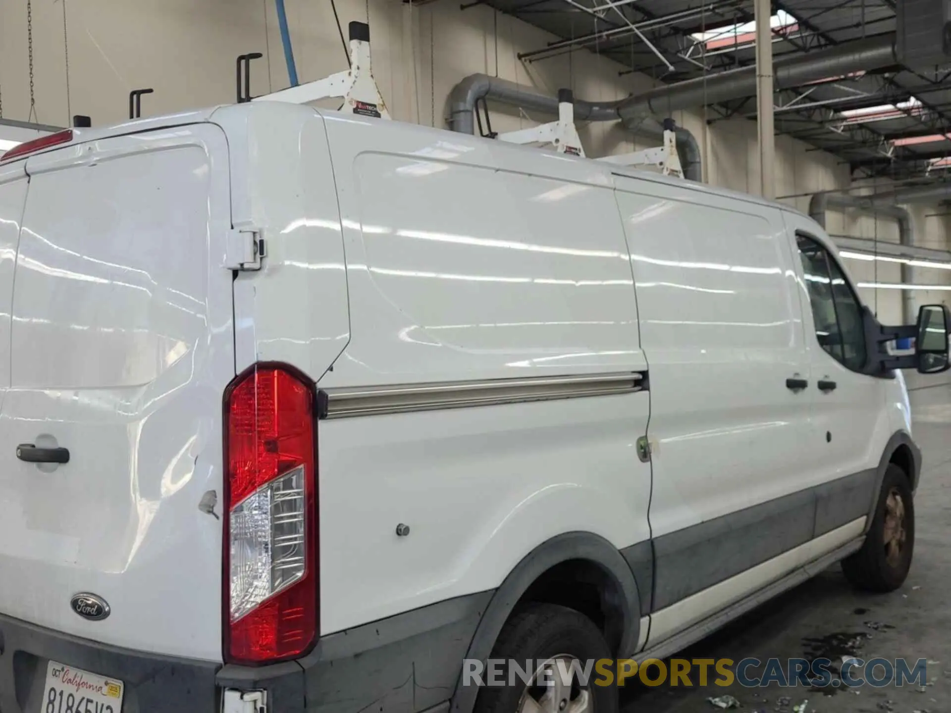 16 Photograph of a damaged car 1FTYR1YGXKKB48275 FORD TRANSIT 2019