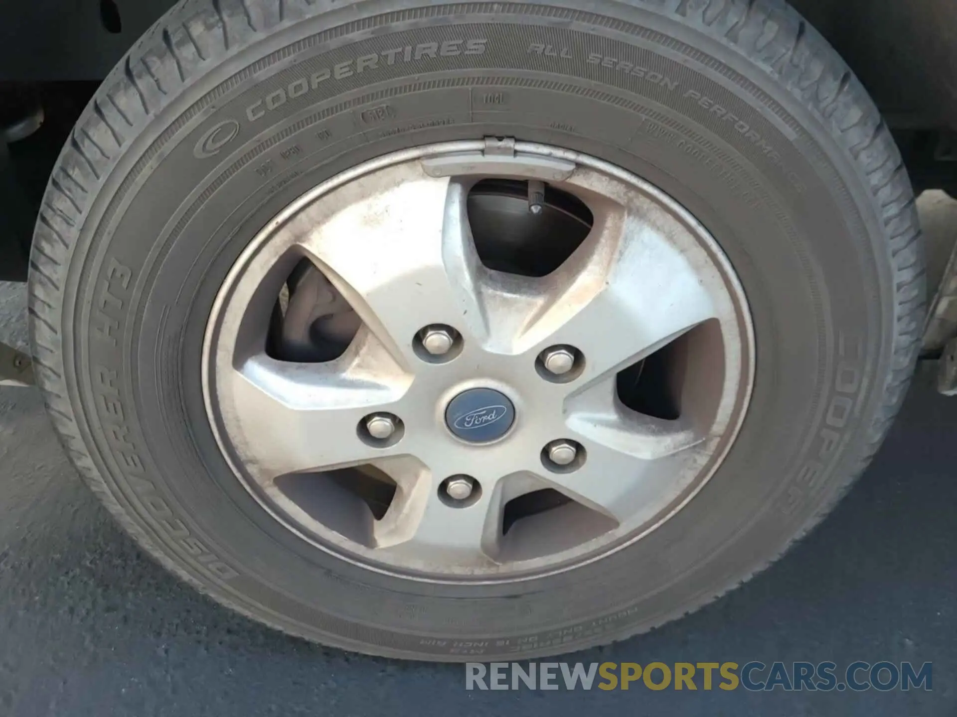34 Photograph of a damaged car 1FTYR1YGXKKB48275 FORD TRANSIT 2019