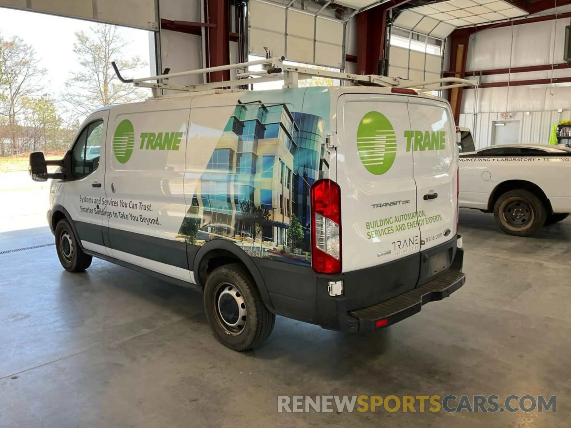 9 Photograph of a damaged car 1FTYR1YGXKKB88064 FORD TRANSIT 2019