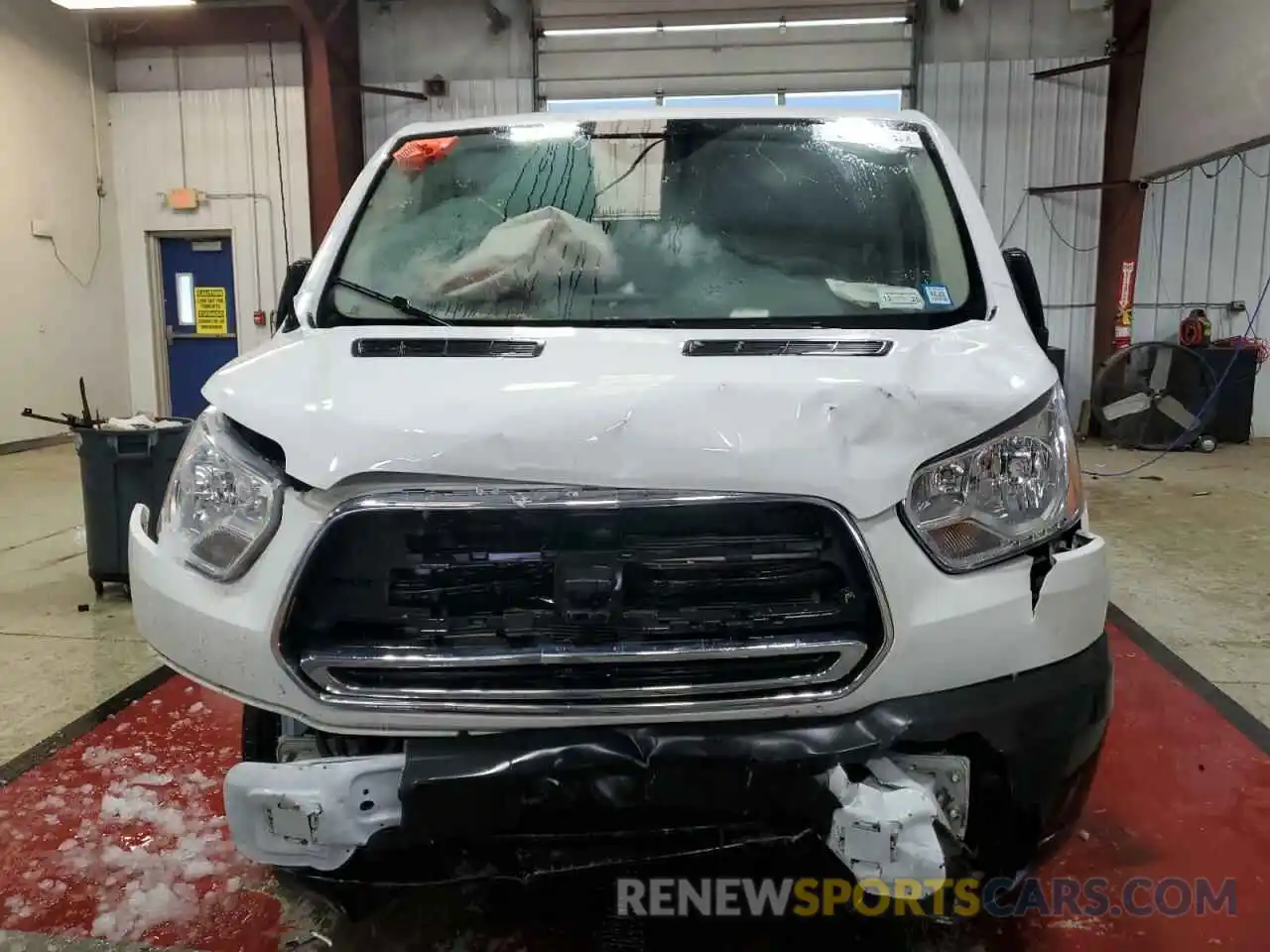 5 Photograph of a damaged car 1FTYR1YM1KKB34996 FORD TRANSIT 2019