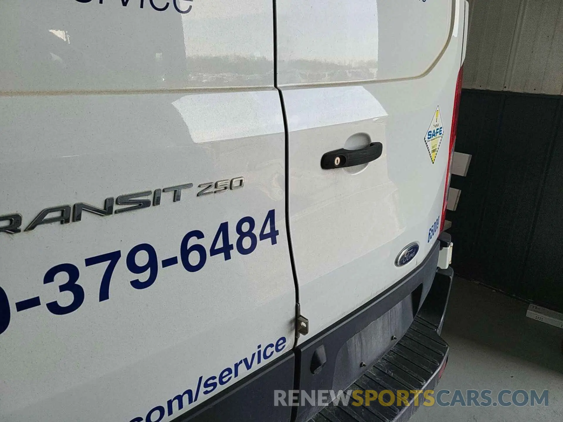 21 Photograph of a damaged car 1FTYR1YM1KKB87858 FORD TRANSIT 2019