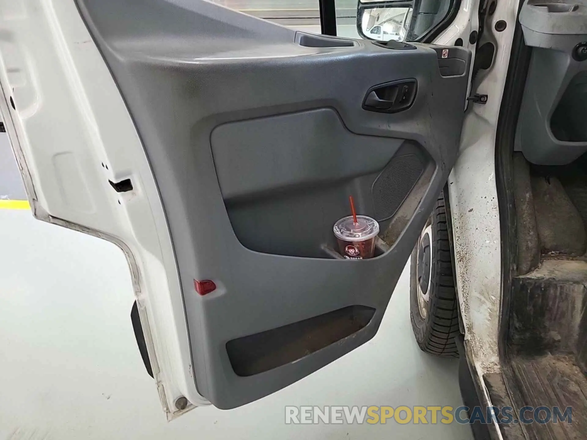 24 Photograph of a damaged car 1FTYR1YM1KKB87858 FORD TRANSIT 2019