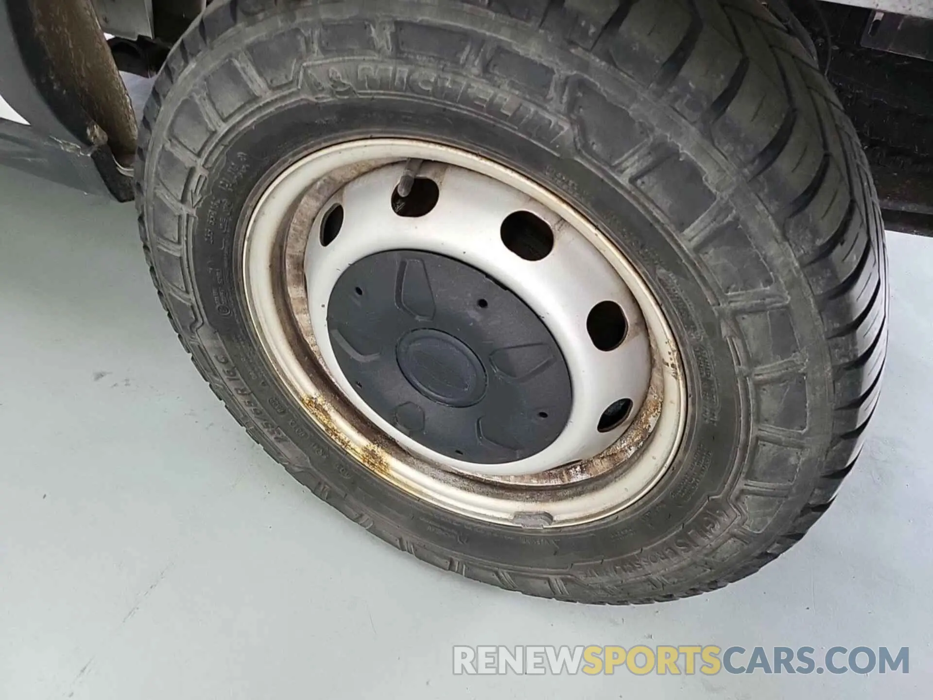 25 Photograph of a damaged car 1FTYR1YM1KKB87858 FORD TRANSIT 2019