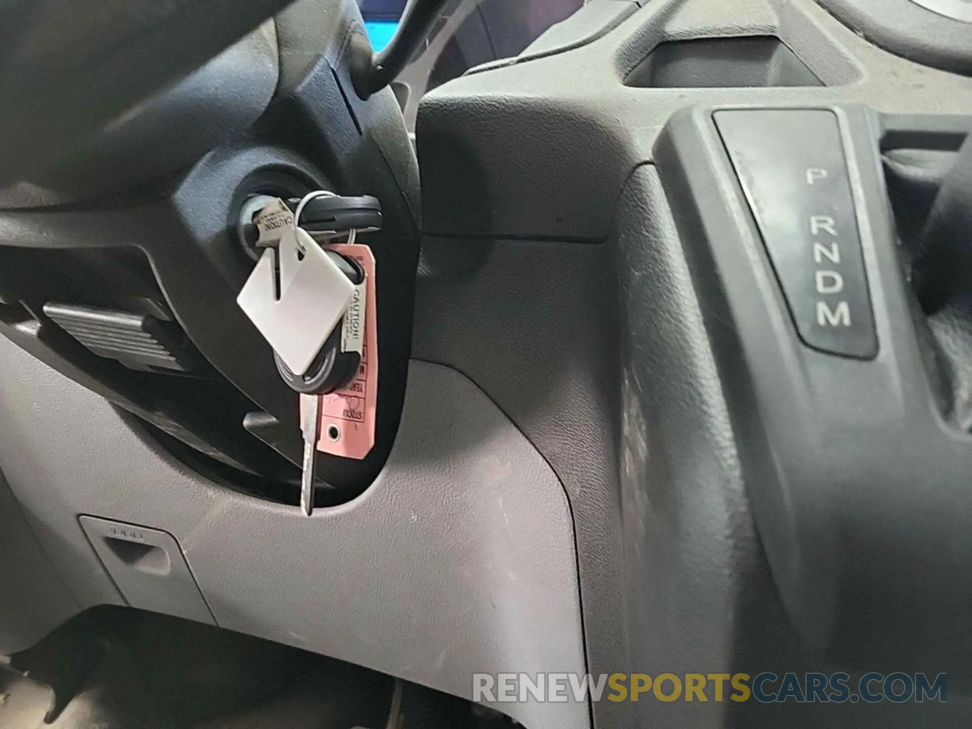 32 Photograph of a damaged car 1FTYR1YM1KKB87858 FORD TRANSIT 2019