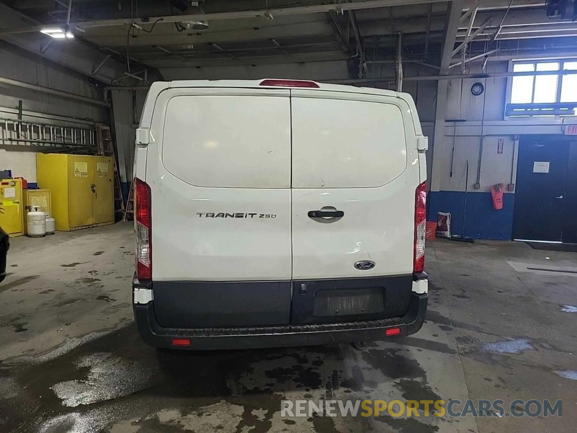 26 Photograph of a damaged car 1FTYR1YM2KKB51144 FORD TRANSIT 2019