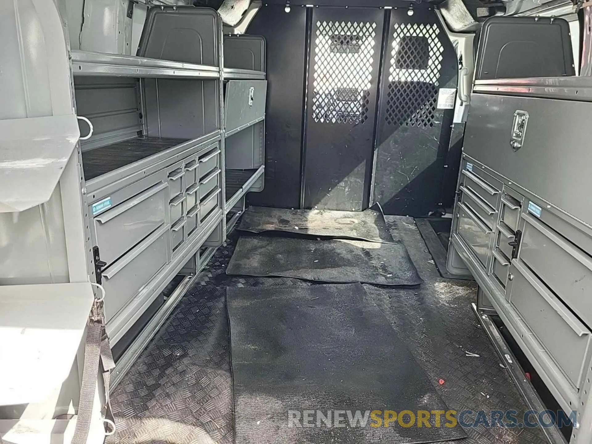 29 Photograph of a damaged car 1FTYR1YM2KKB51144 FORD TRANSIT 2019