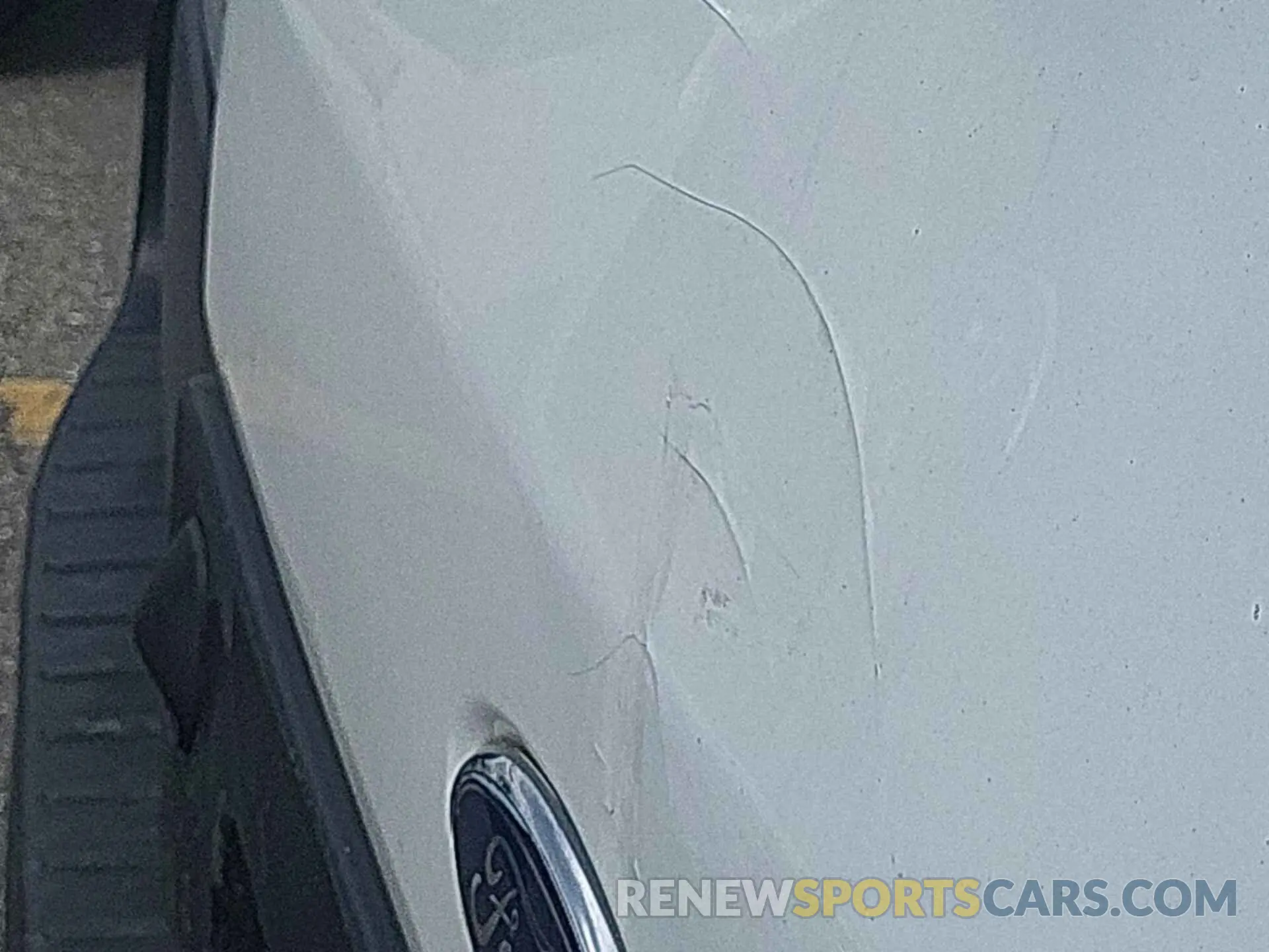 32 Photograph of a damaged car 1FTYR1YM2KKB51144 FORD TRANSIT 2019