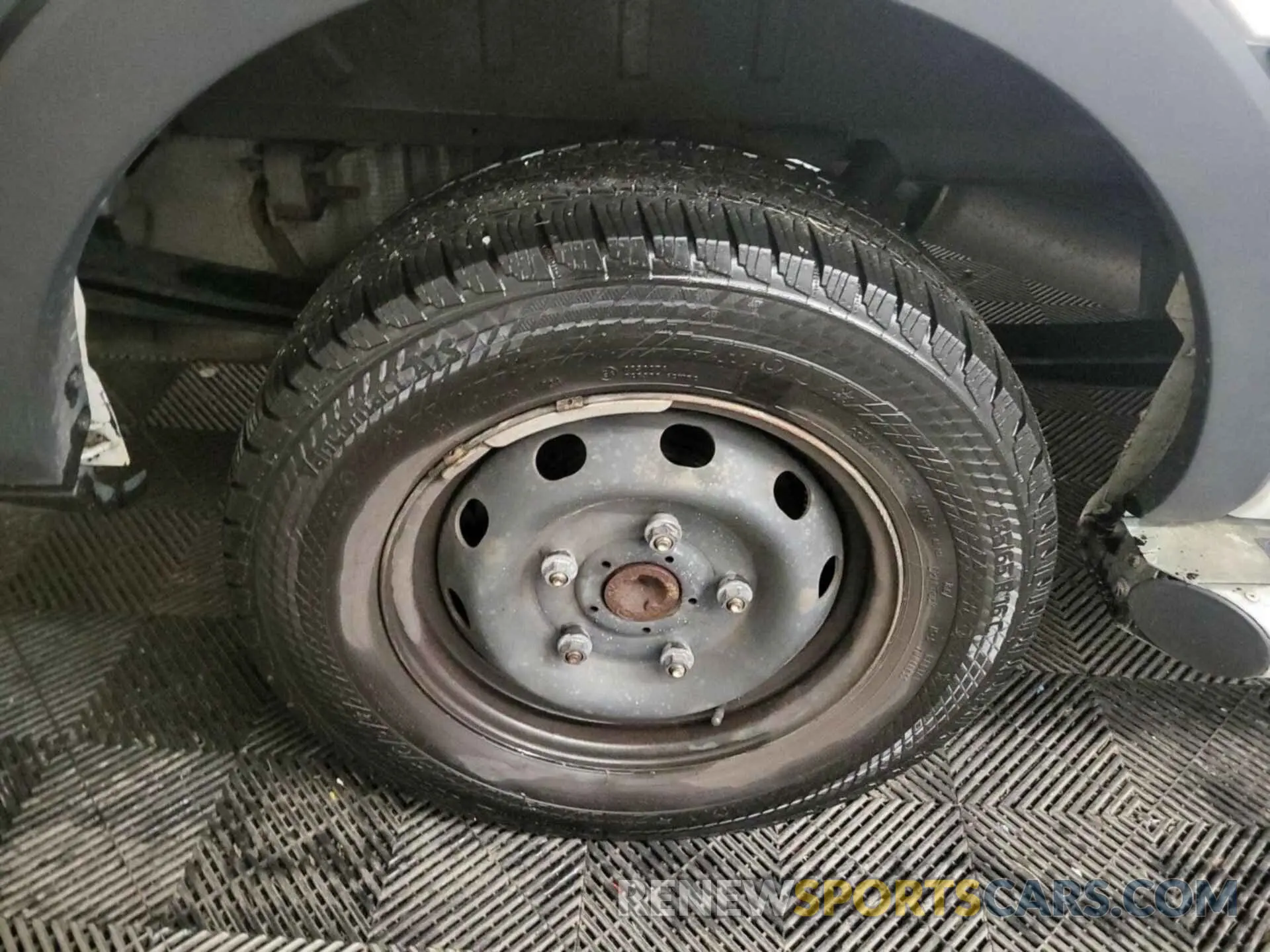 36 Photograph of a damaged car 1FTYR1YM2KKB51144 FORD TRANSIT 2019
