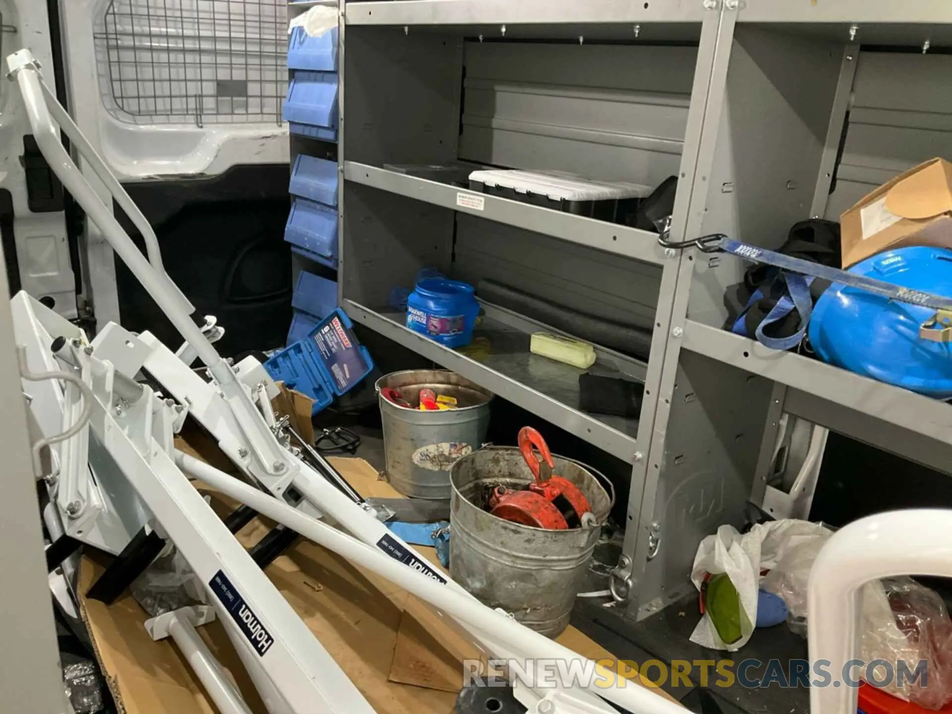 18 Photograph of a damaged car 1FTYR1YM6KKA21495 FORD TRANSIT 2019