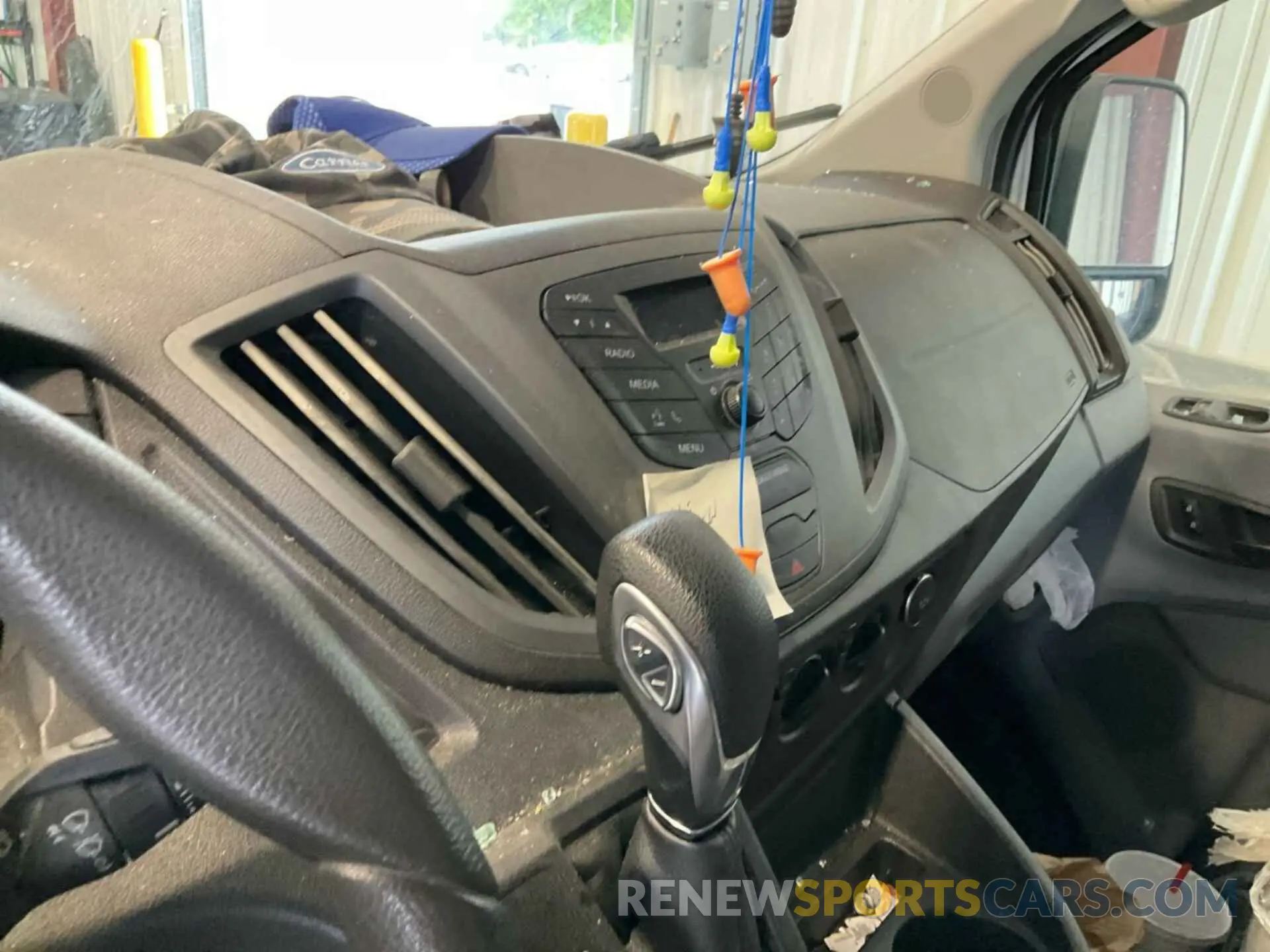 3 Photograph of a damaged car 1FTYR1YM6KKA21495 FORD TRANSIT 2019