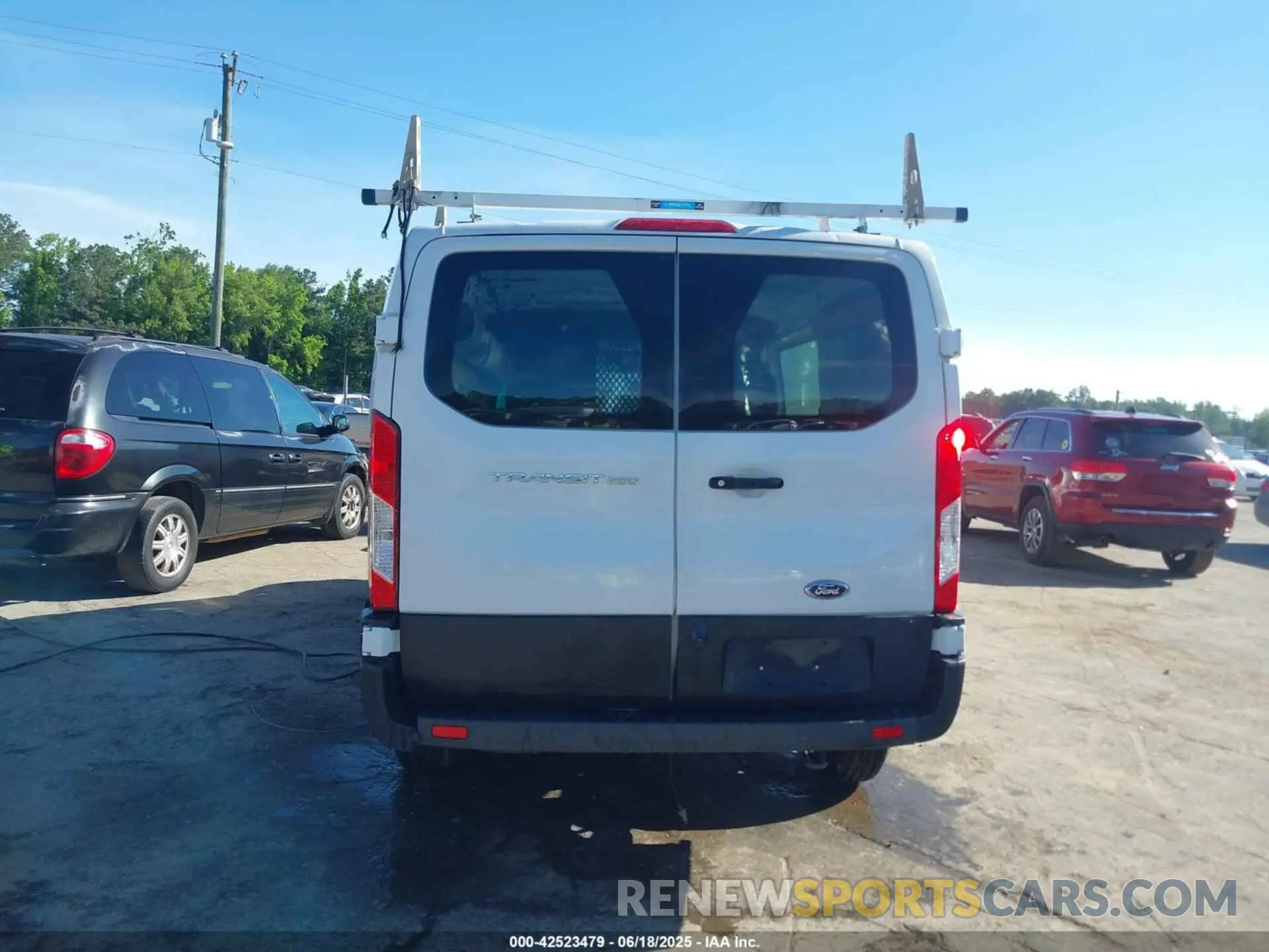 16 Photograph of a damaged car 1FTYR1YMXKKA86852 FORD TRANSIT 2019