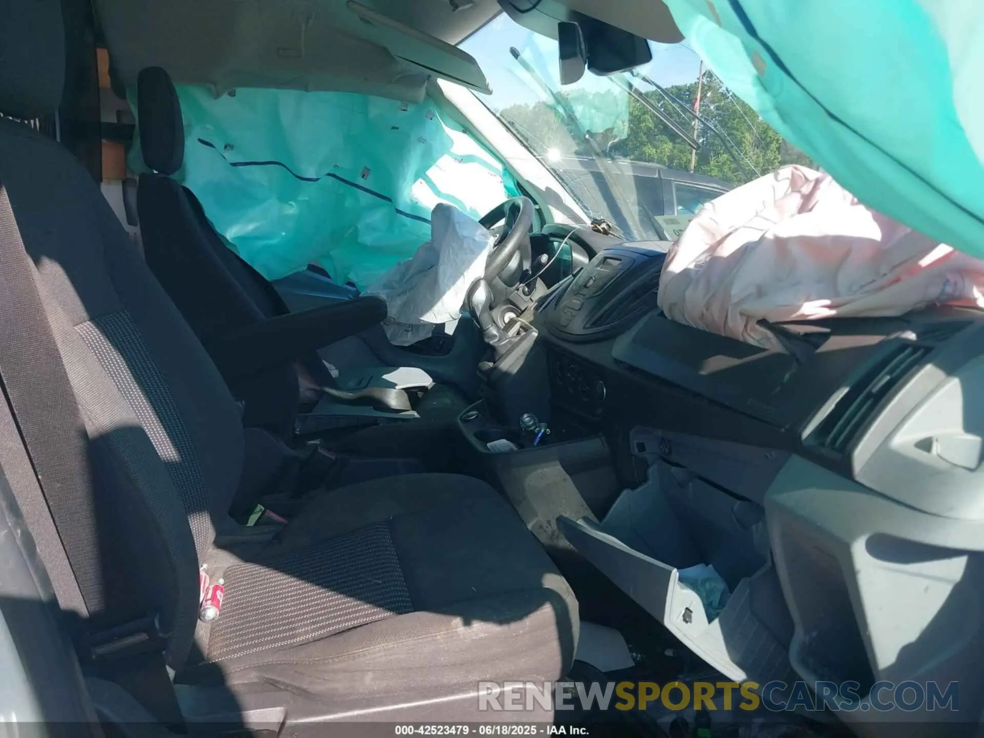 5 Photograph of a damaged car 1FTYR1YMXKKA86852 FORD TRANSIT 2019