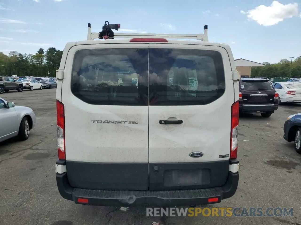 6 Photograph of a damaged car 1FTYR1YMXKKB37492 FORD TRANSIT 2019