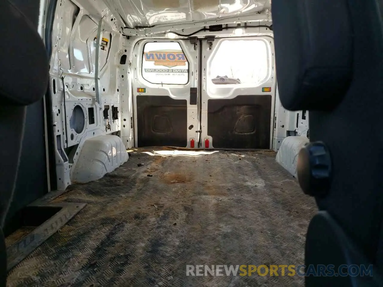 10 Photograph of a damaged car 1FTYR1ZM1KKB34575 FORD TRANSIT 2019