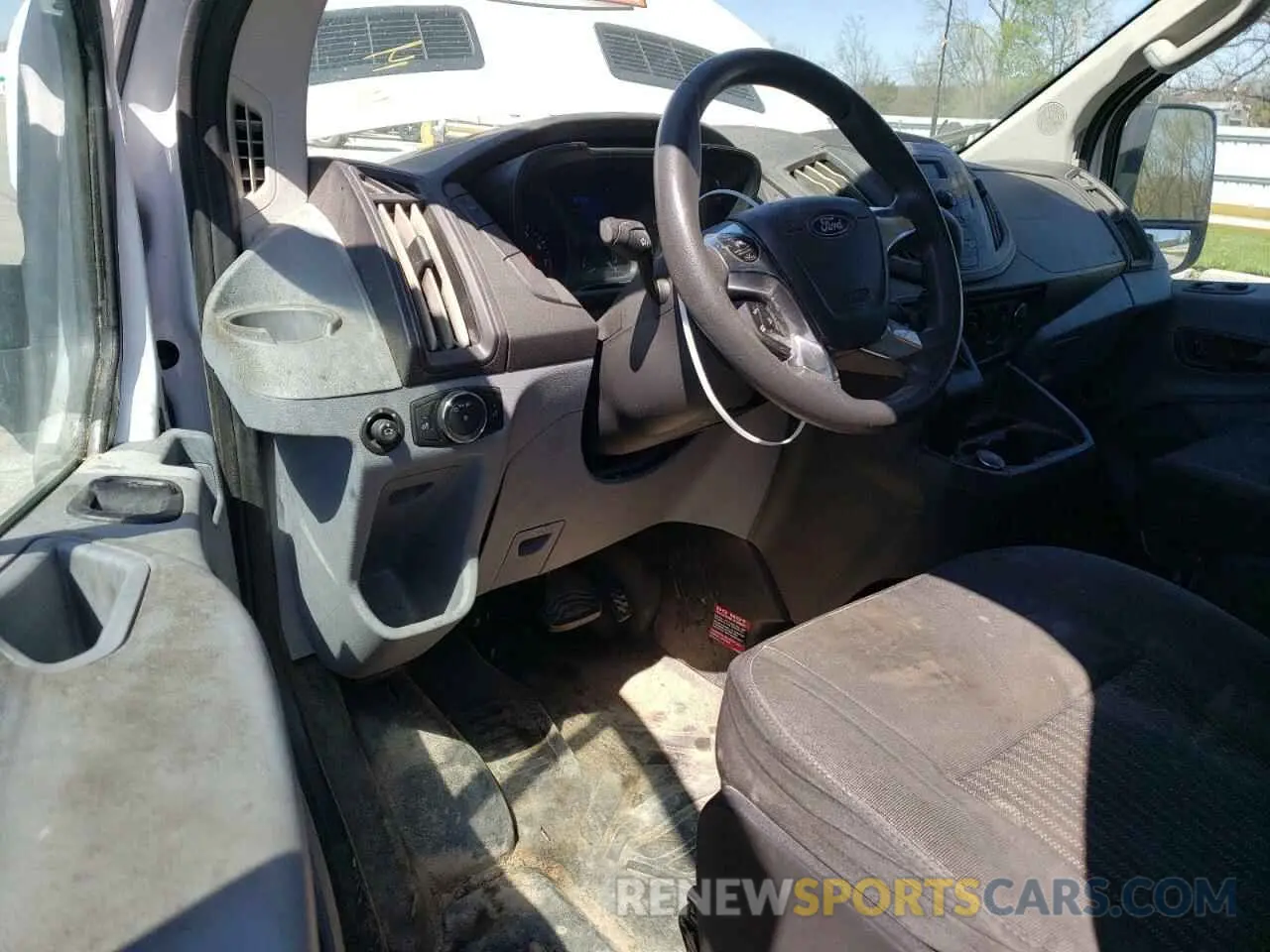 8 Photograph of a damaged car 1FTYR1ZM1KKB34575 FORD TRANSIT 2019