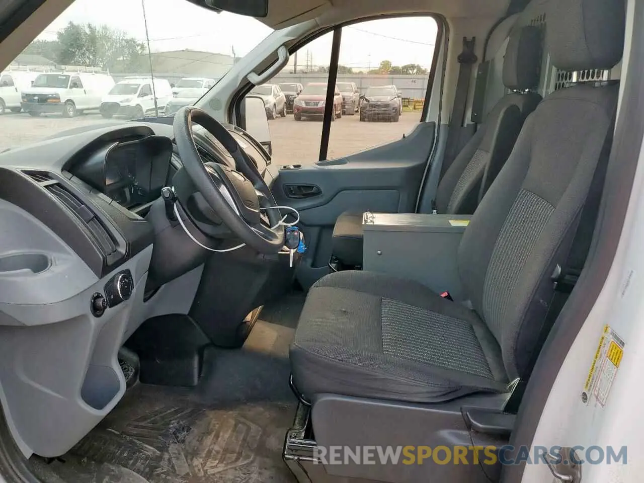 7 Photograph of a damaged car 1FTYR1ZM2KKB60201 FORD TRANSIT 2019