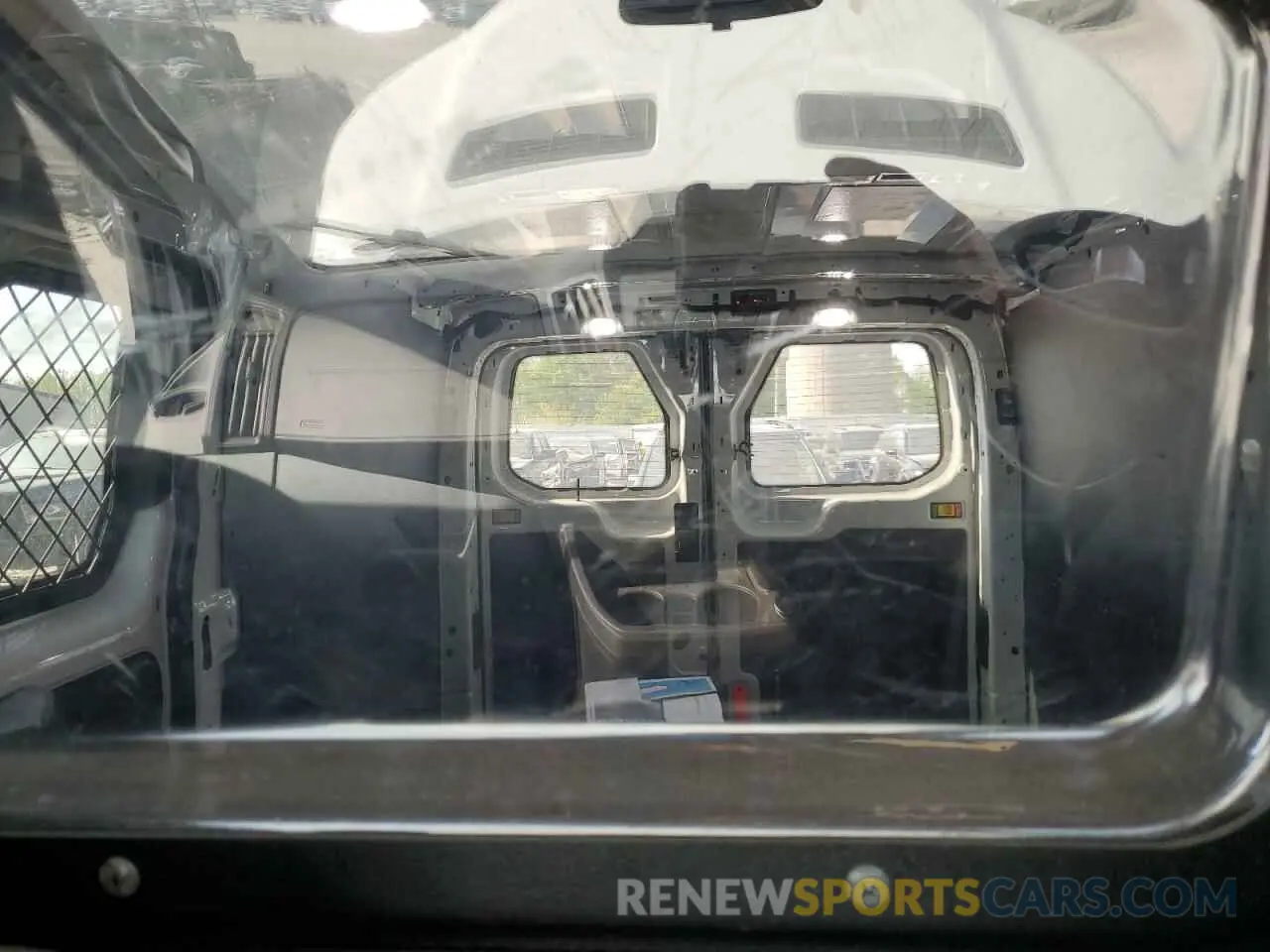 10 Photograph of a damaged car 1FTYR1ZM3KKB40071 FORD TRANSIT 2019