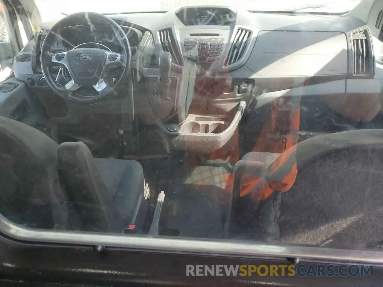 8 Photograph of a damaged car 1FTYR1ZM3KKB40071 FORD TRANSIT 2019