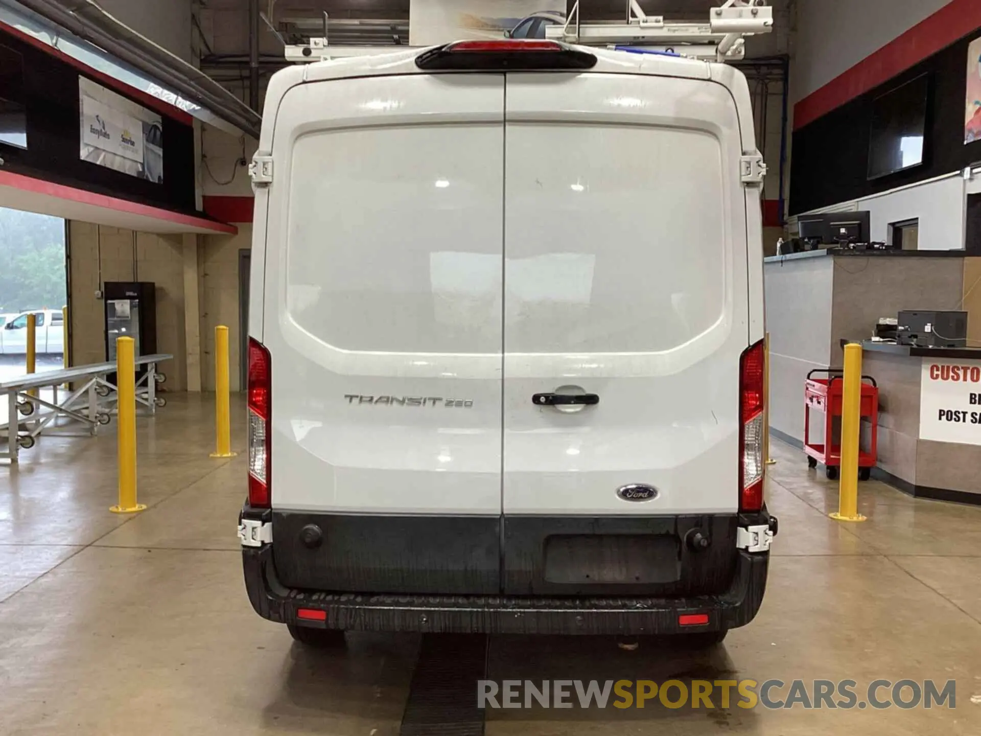 22 Photograph of a damaged car 1FTYR2CM0KKA17553 FORD TRANSIT 2019