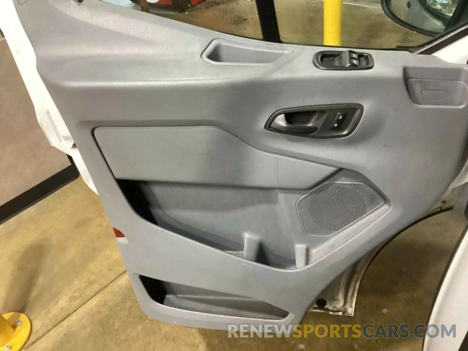 27 Photograph of a damaged car 1FTYR2CM0KKA17553 FORD TRANSIT 2019