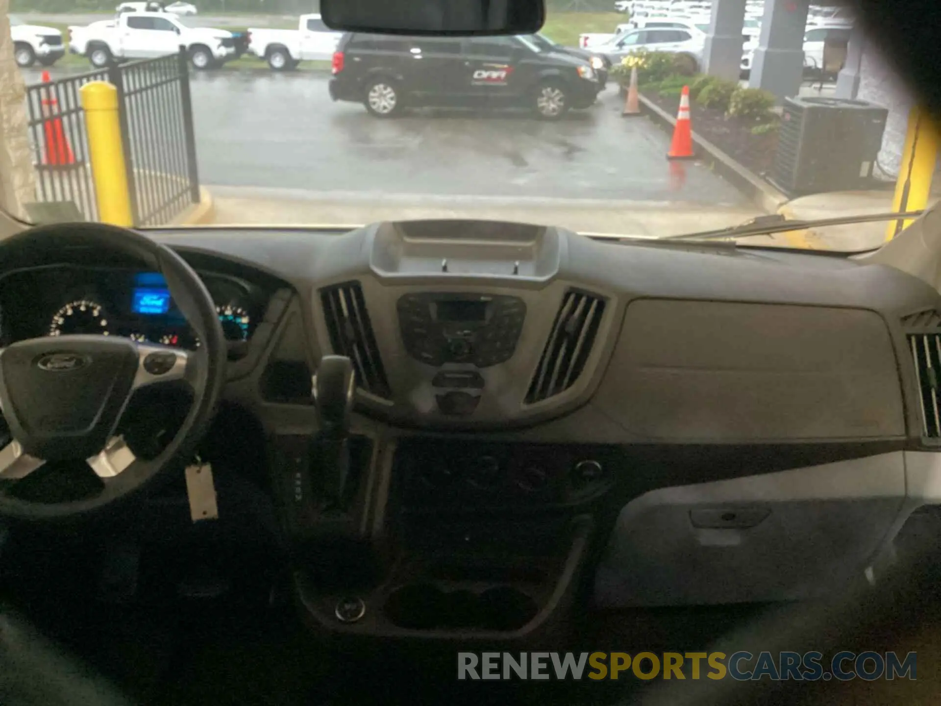 8 Photograph of a damaged car 1FTYR2CM0KKA17553 FORD TRANSIT 2019