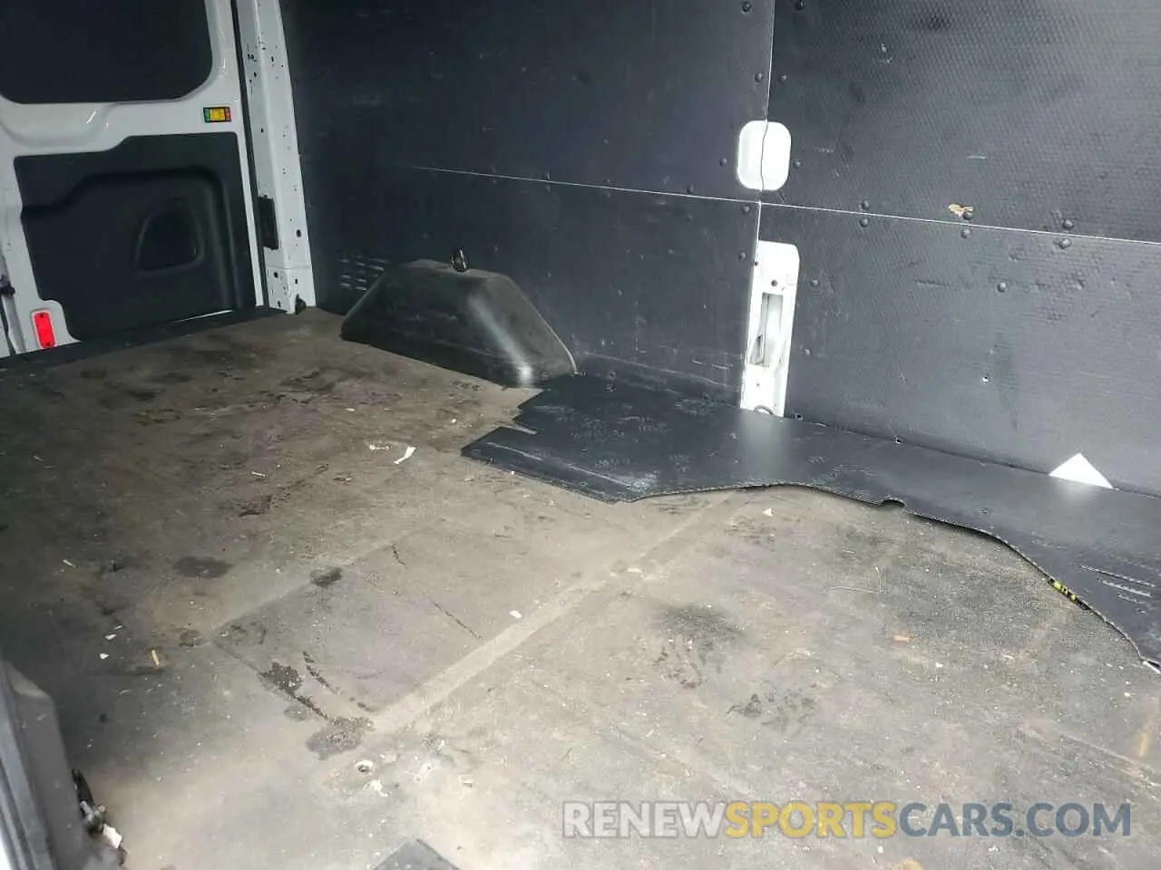 11 Photograph of a damaged car 1FTYR2CM1KKA58192 FORD TRANSIT 2019