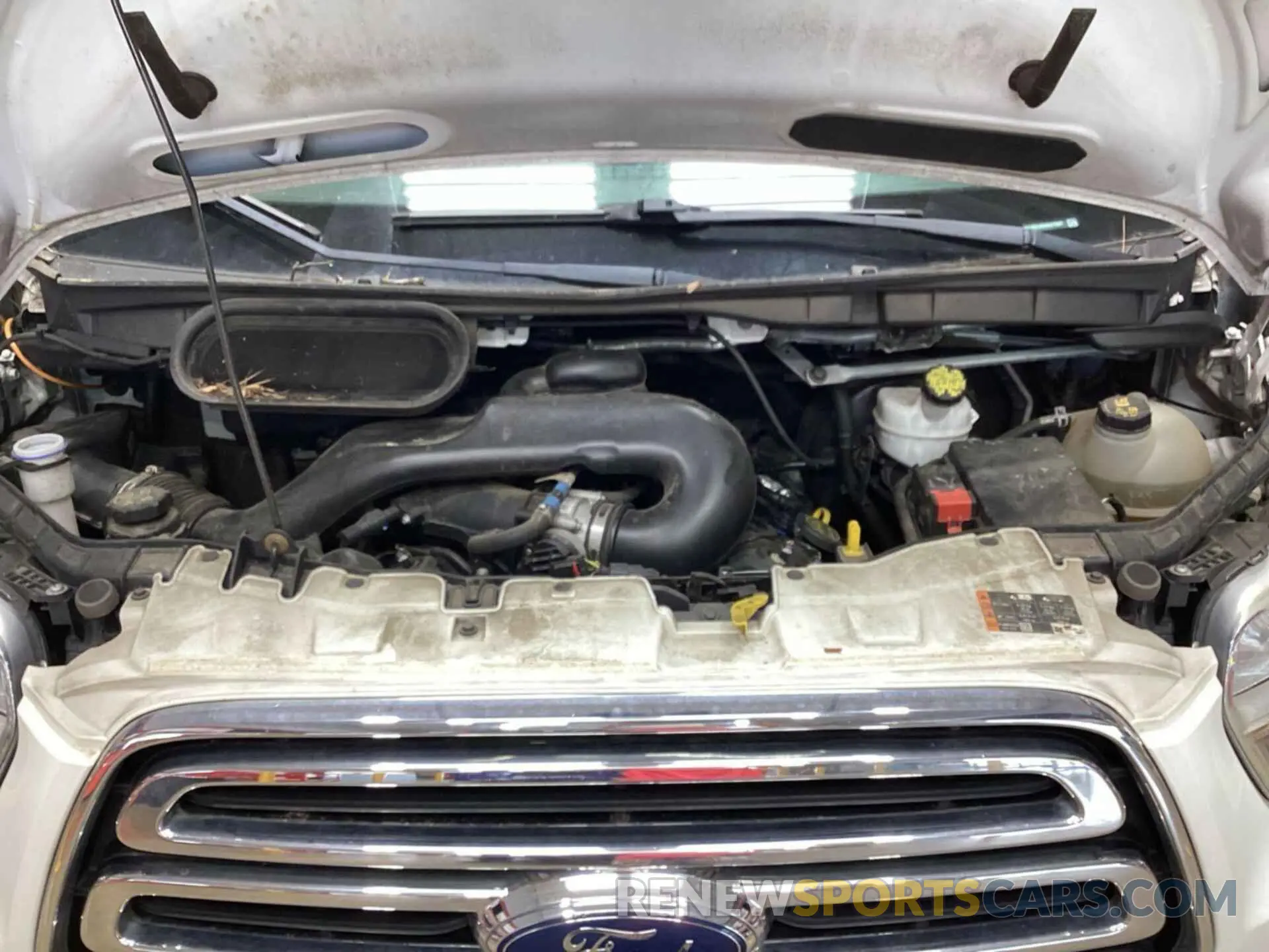 19 Photograph of a damaged car 1FTYR2CM3KKA70067 FORD TRANSIT 2019