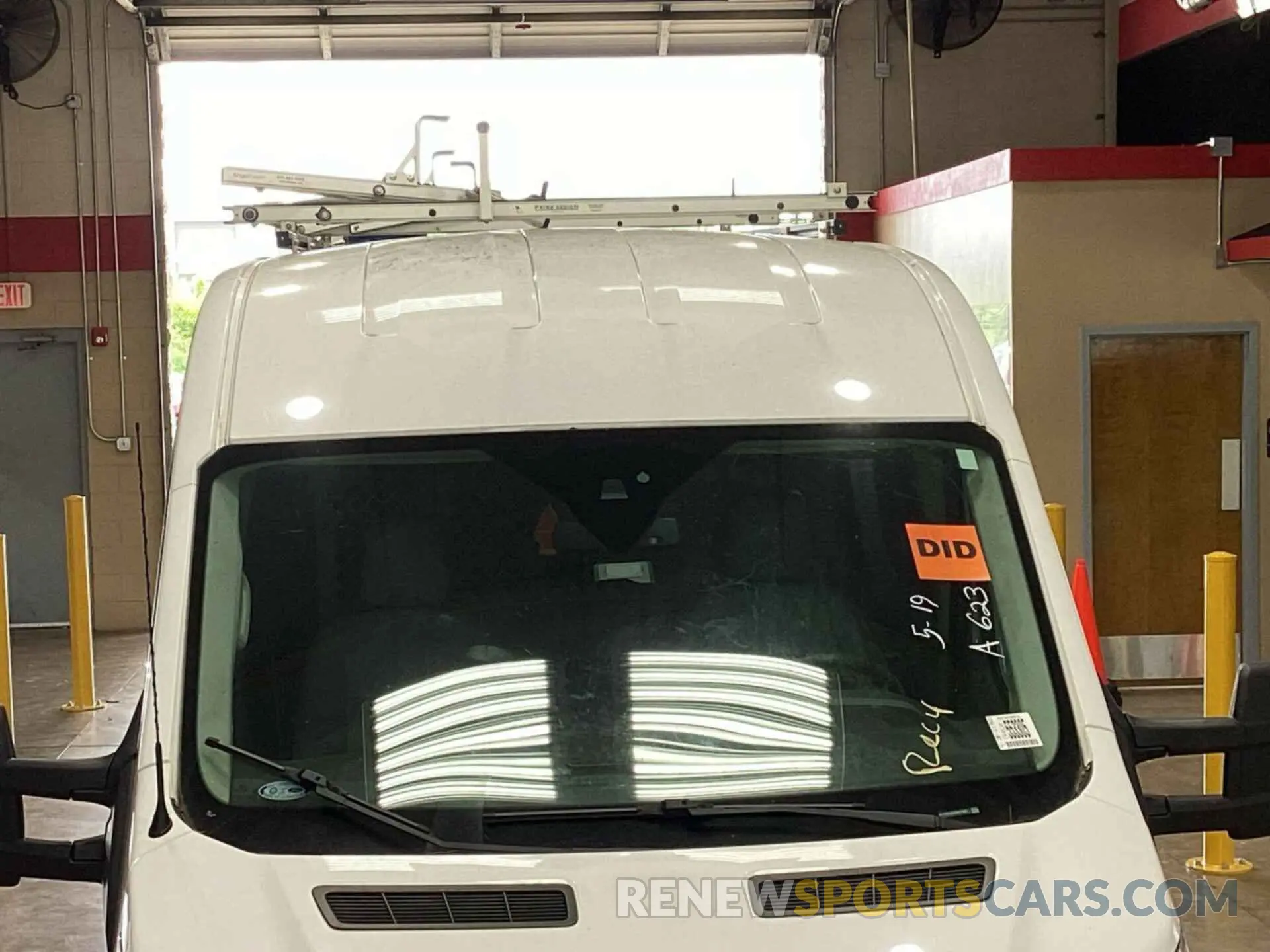 5 Photograph of a damaged car 1FTYR2CM3KKA70067 FORD TRANSIT 2019