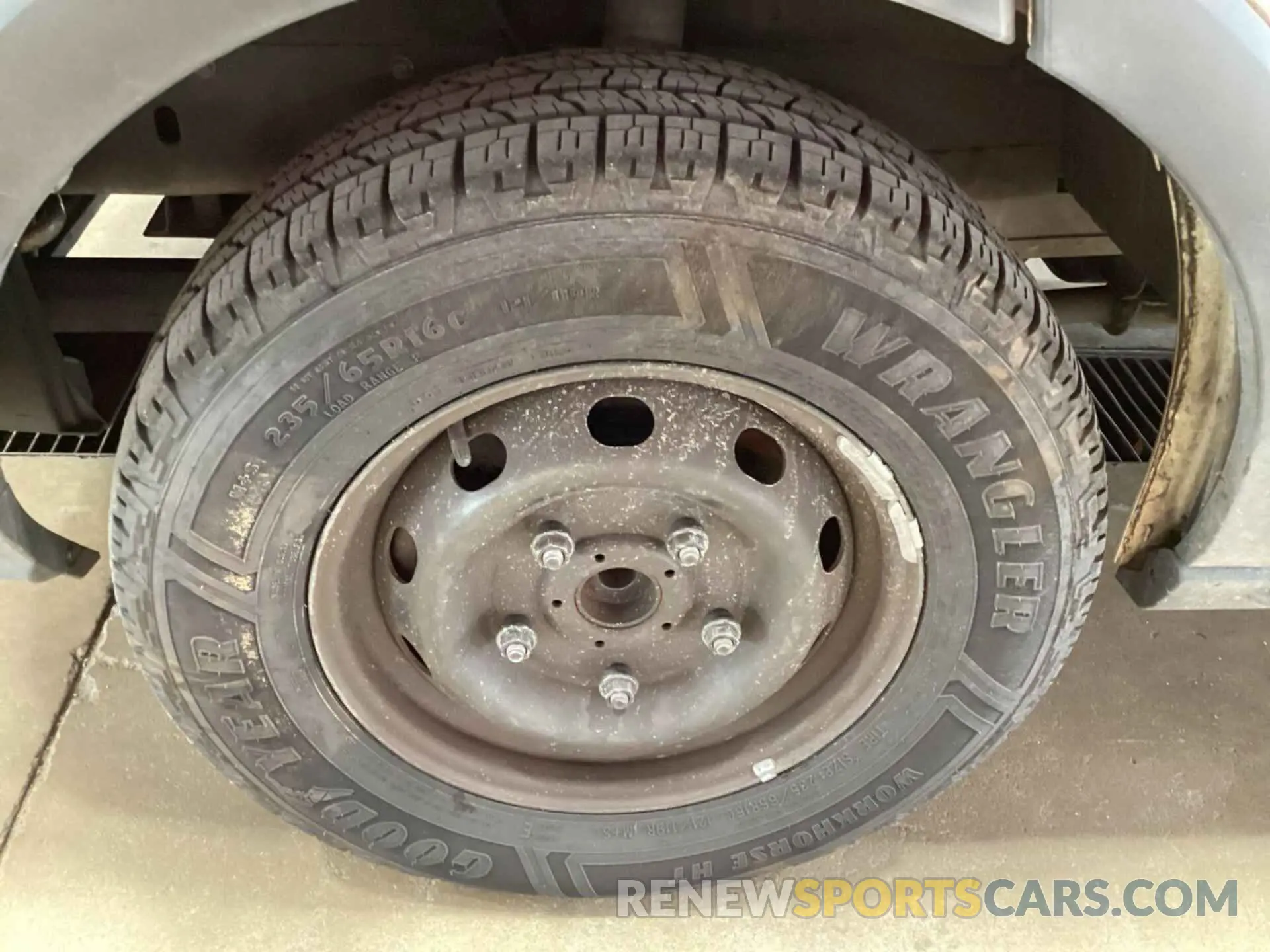 8 Photograph of a damaged car 1FTYR2CM3KKA70067 FORD TRANSIT 2019