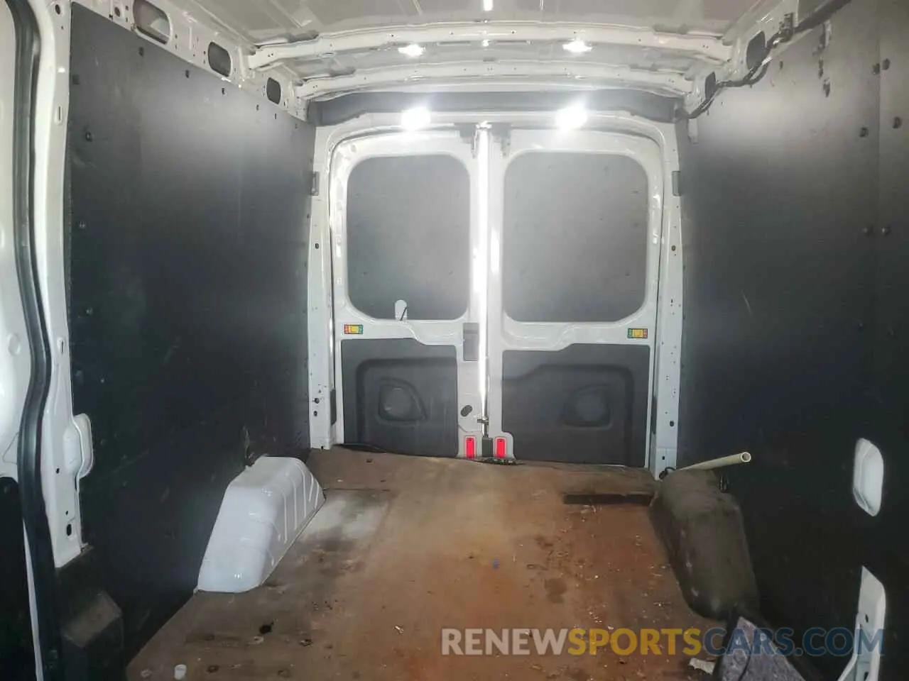 10 Photograph of a damaged car 1FTYR2CM6KKA28265 FORD TRANSIT 2019