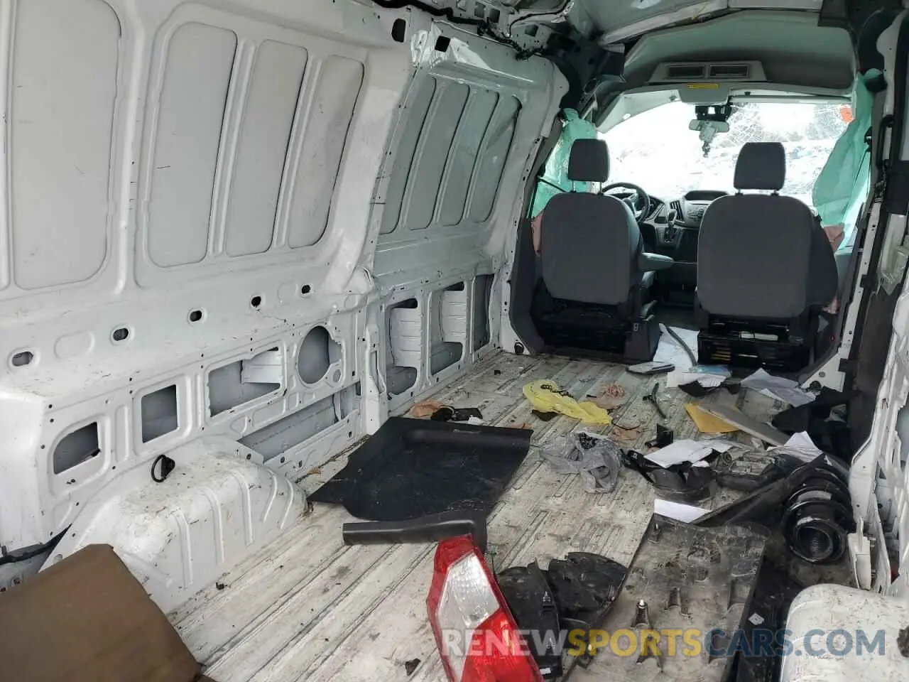 10 Photograph of a damaged car 1FTYR2CM7KKB65988 FORD TRANSIT 2019