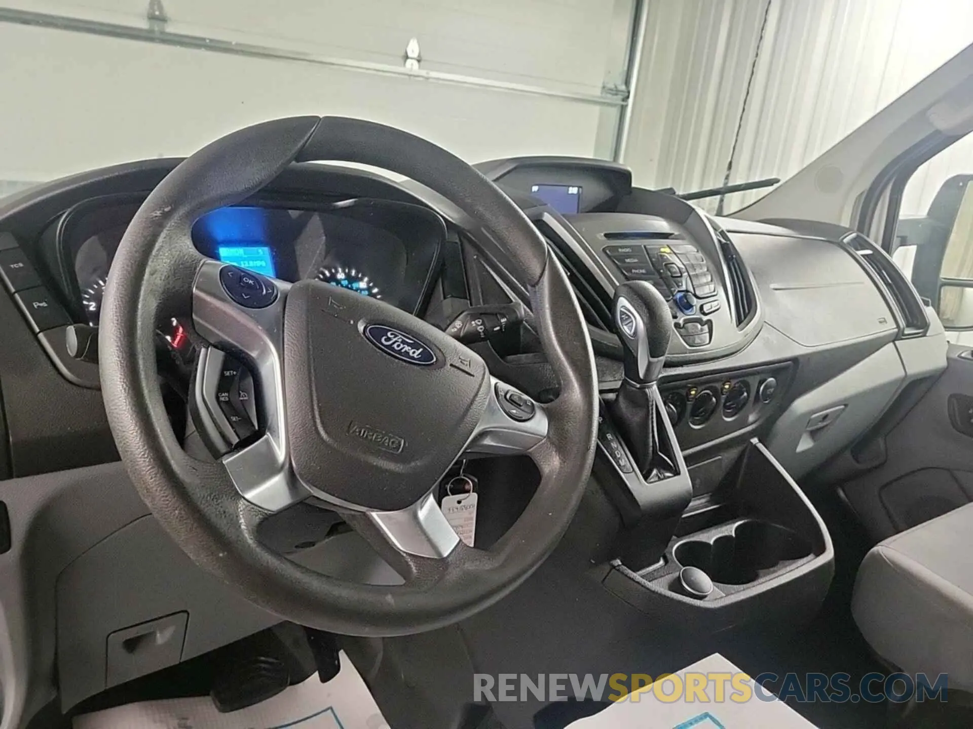 37 Photograph of a damaged car 1FTYR2CM8KKA31636 FORD TRANSIT 2019