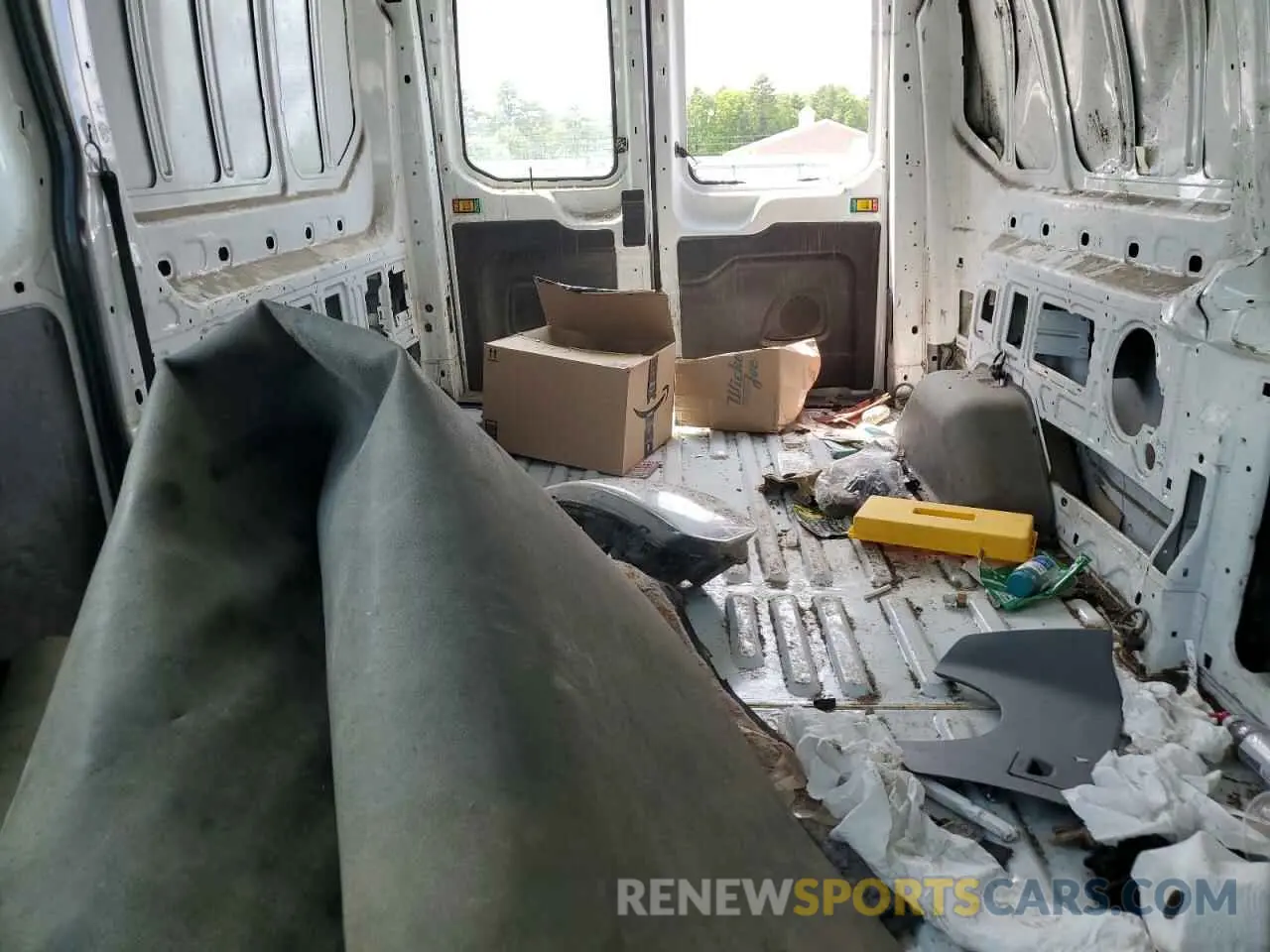 10 Photograph of a damaged car 1FTYR2CM8KKB29971 FORD TRANSIT 2019