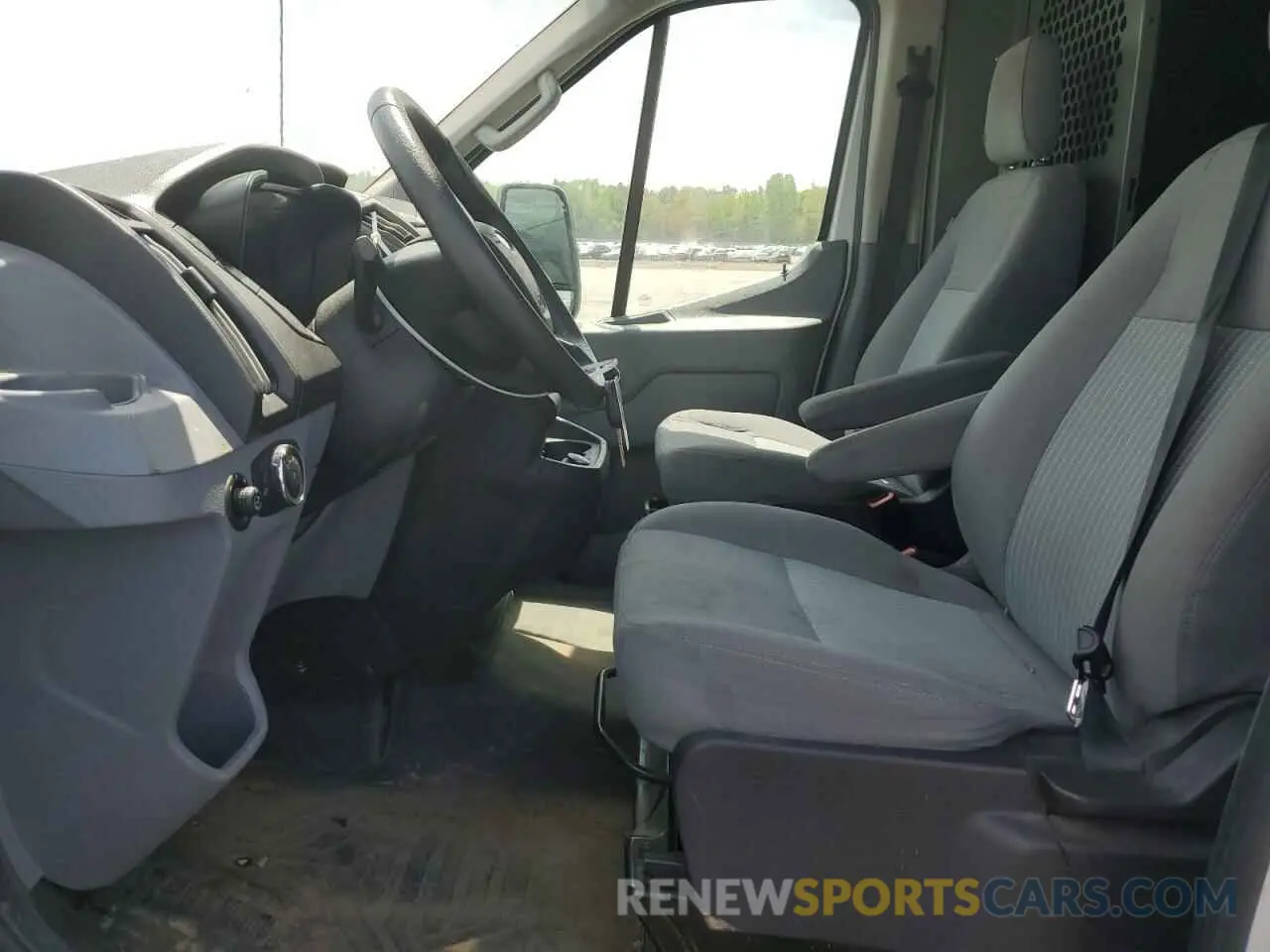 7 Photograph of a damaged car 1FTYR2CMXKKB08555 FORD TRANSIT 2019