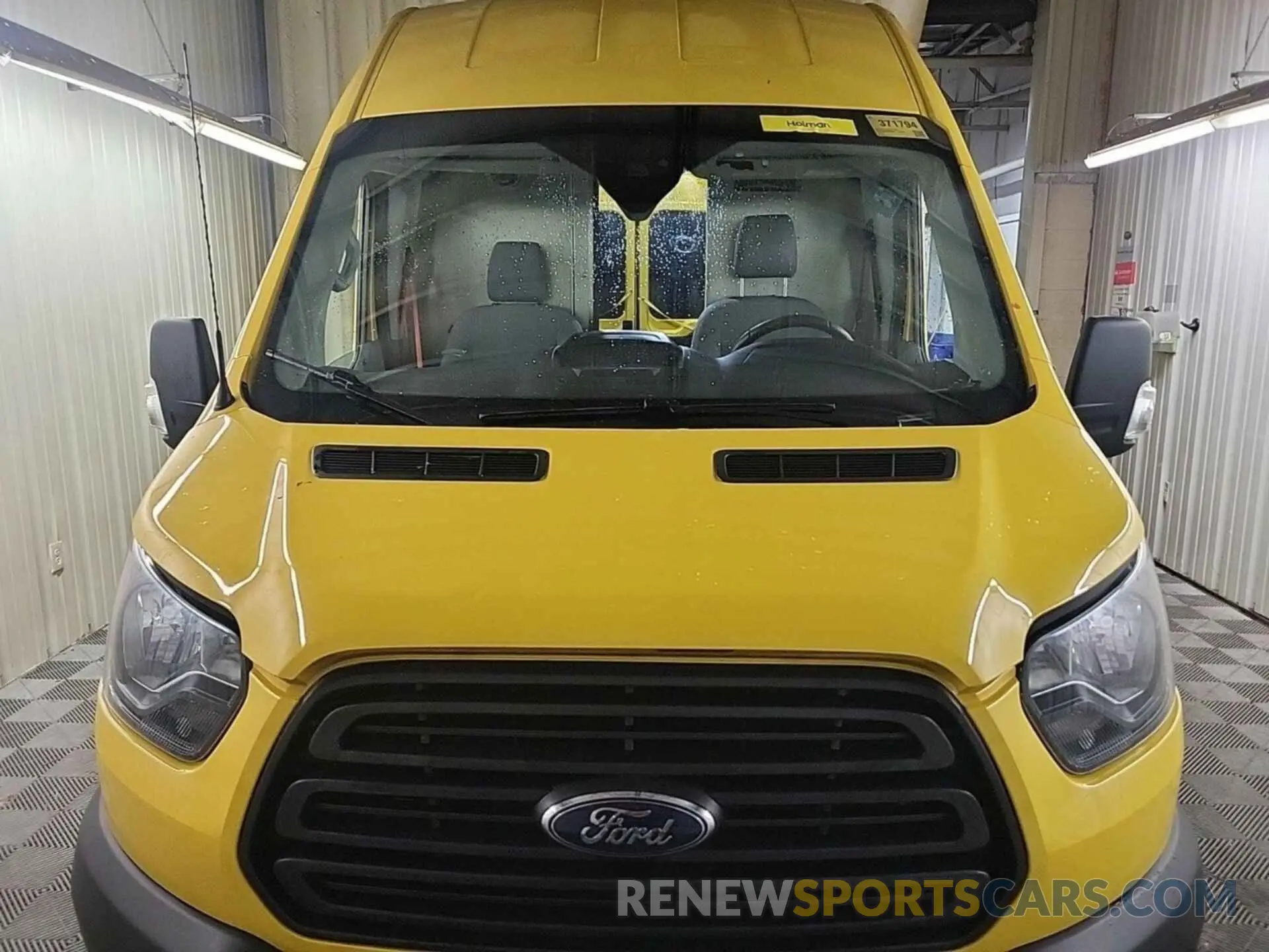 33 Photograph of a damaged car 1FTYR3XM0KKA24860 FORD TRANSIT 2019
