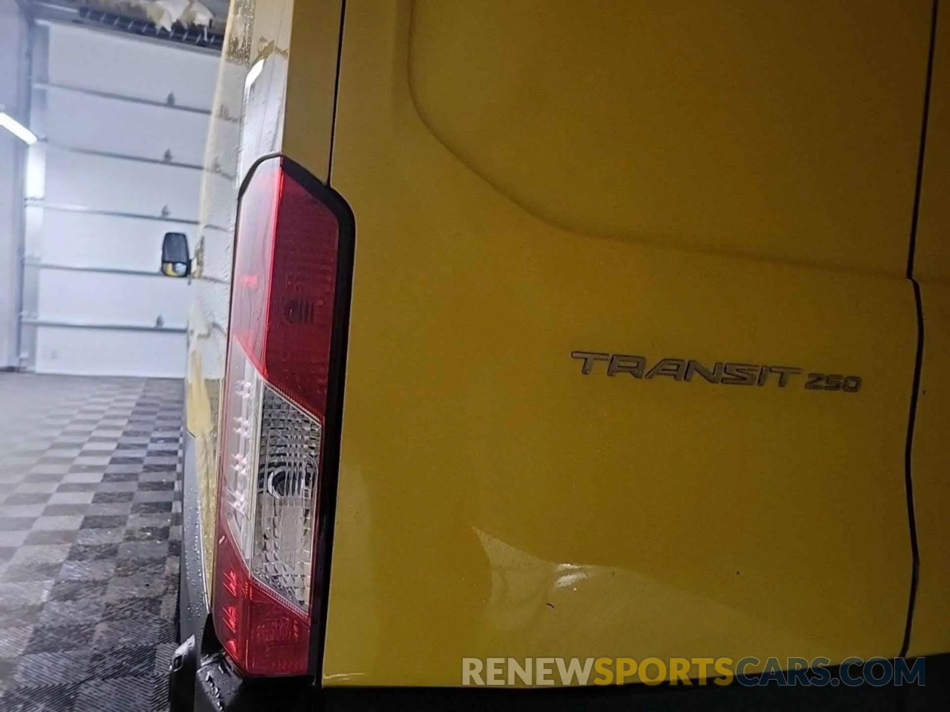 35 Photograph of a damaged car 1FTYR3XM0KKA24860 FORD TRANSIT 2019