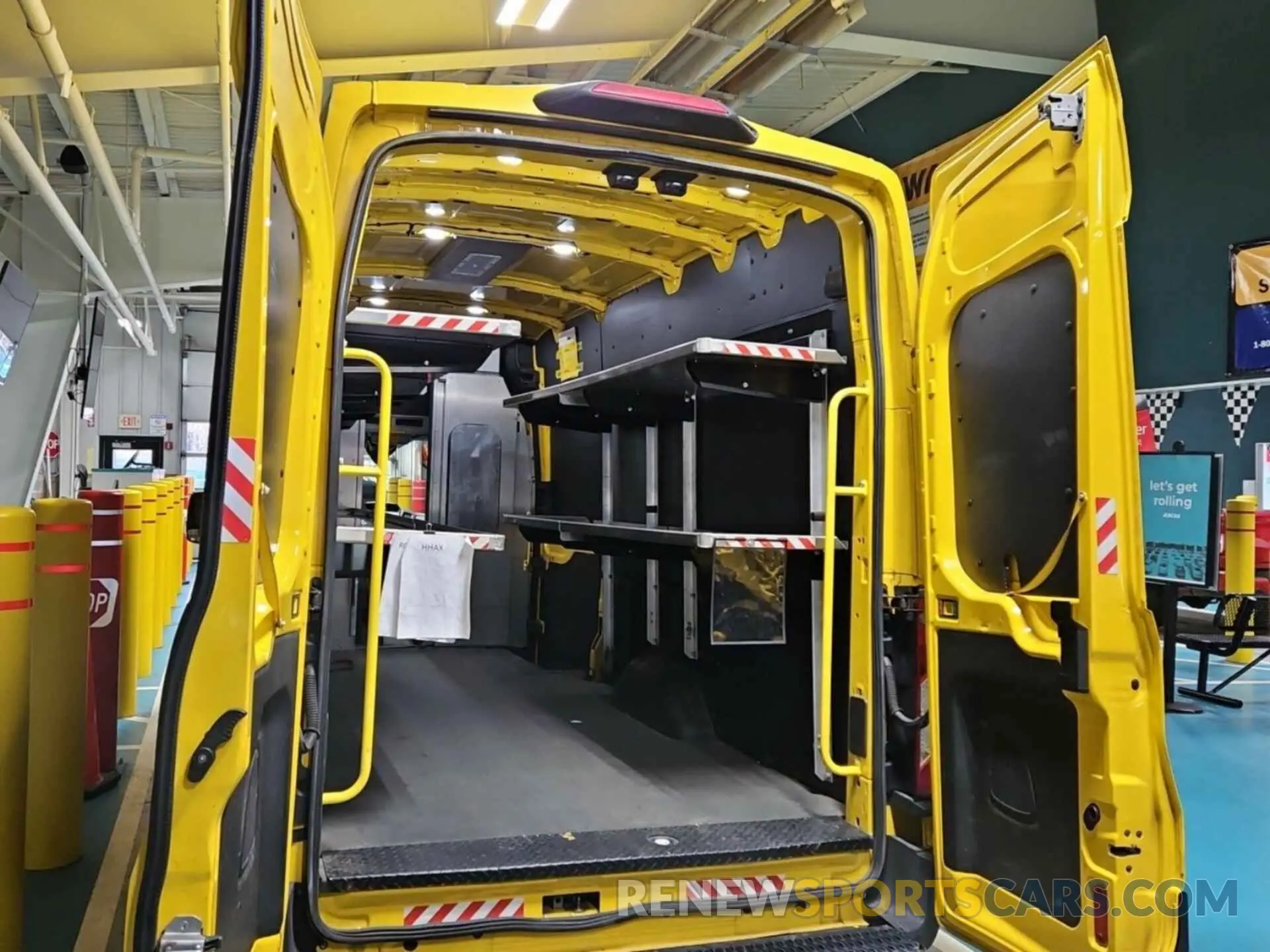37 Photograph of a damaged car 1FTYR3XM0KKA24860 FORD TRANSIT 2019