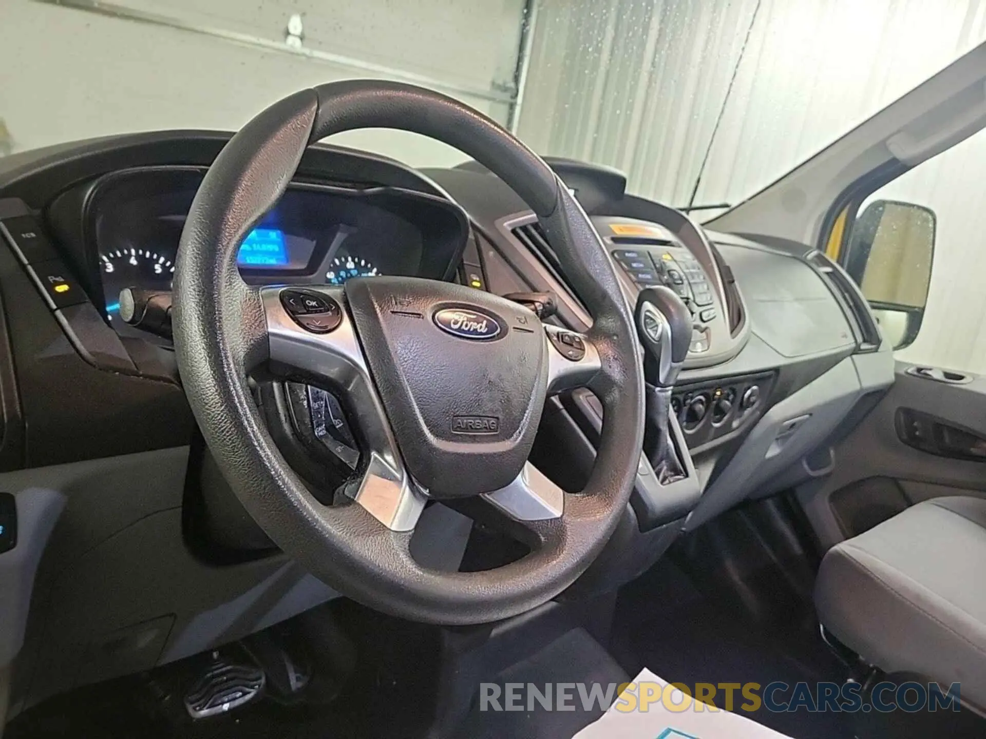 48 Photograph of a damaged car 1FTYR3XM0KKA24860 FORD TRANSIT 2019
