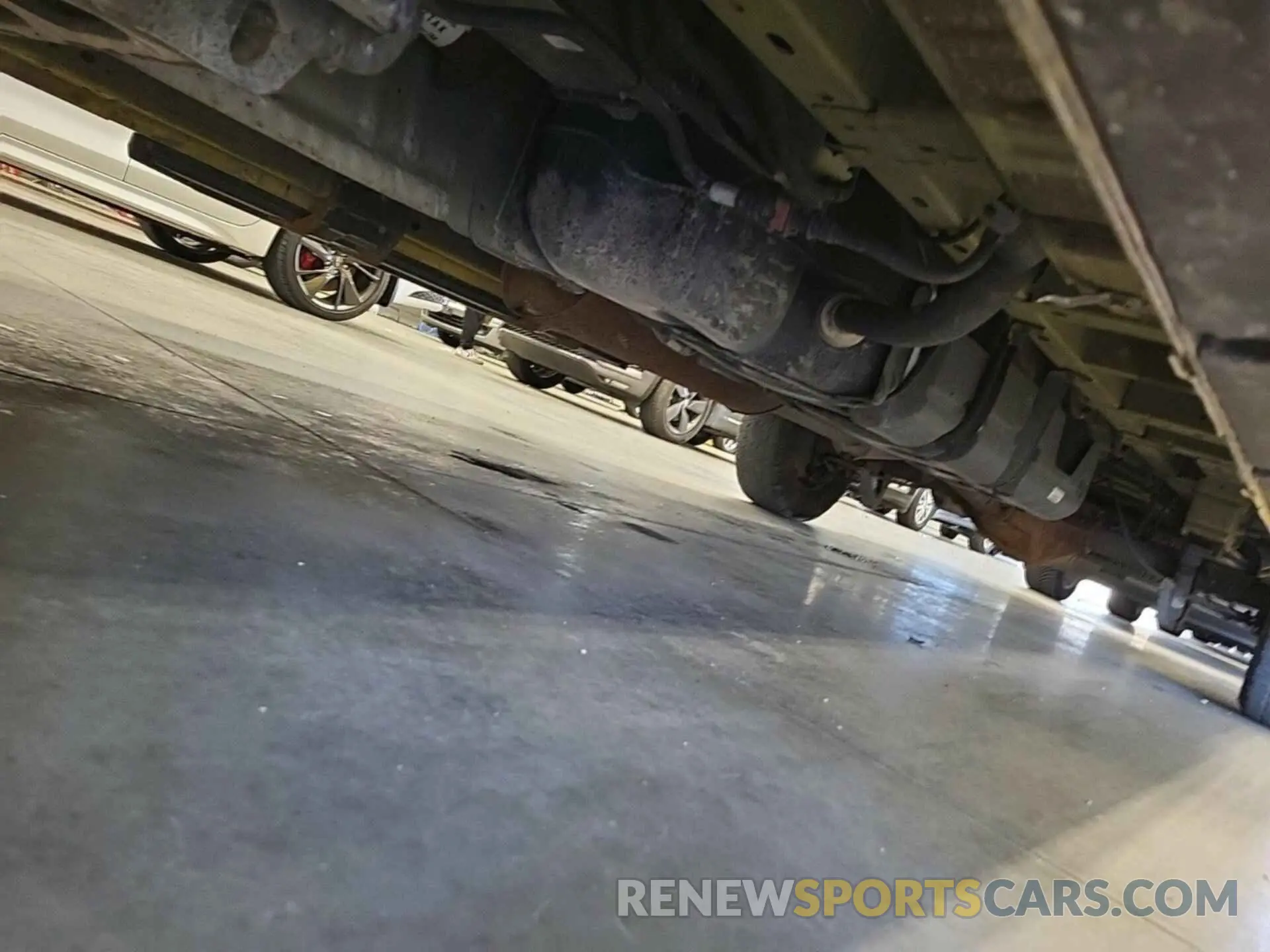 33 Photograph of a damaged car 1FTYR3XM0KKA38662 FORD TRANSIT 2019